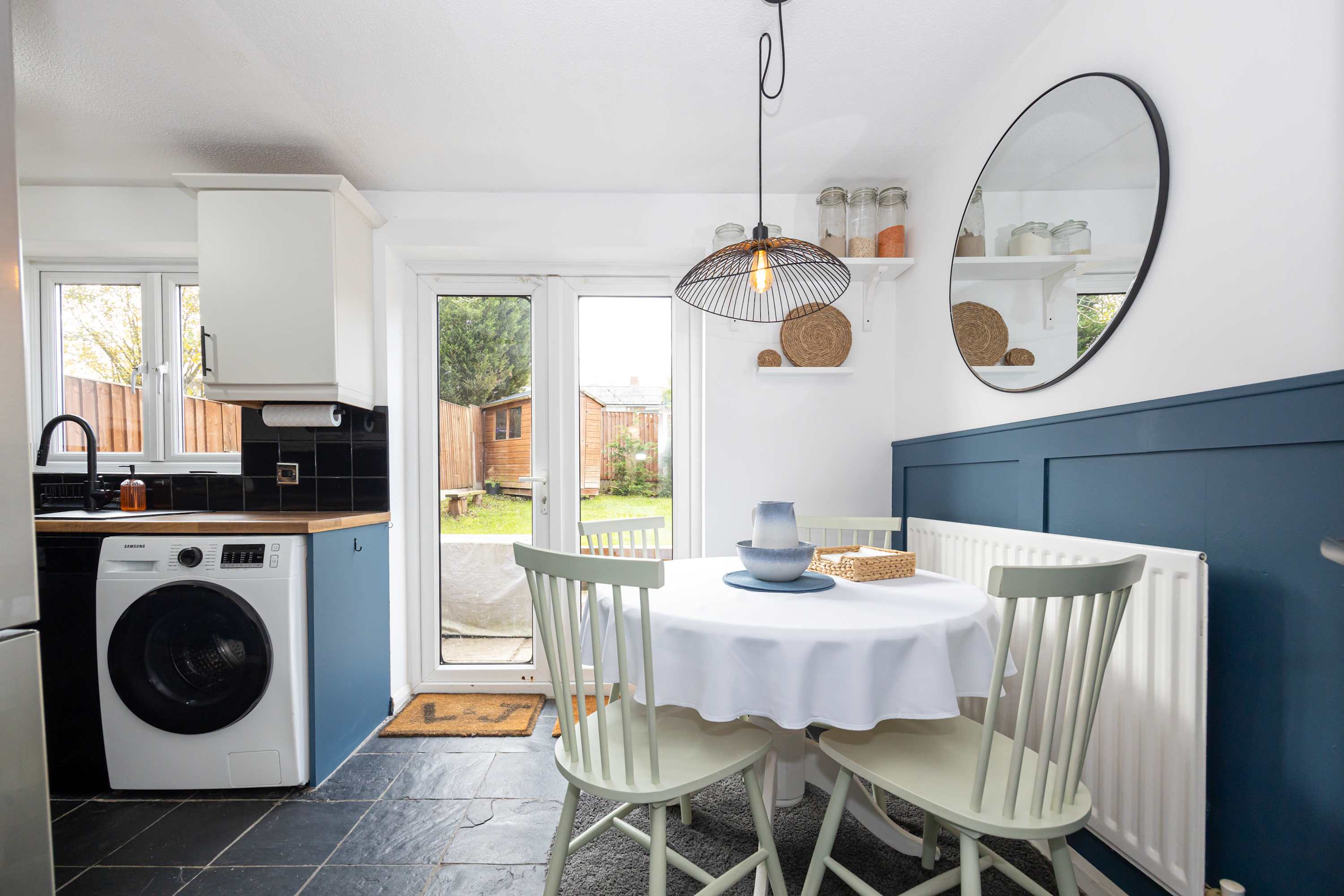 Cosy home in the heart of Whitefield in Oxbow Way M45 8SG - Property image 8 - VivreStays