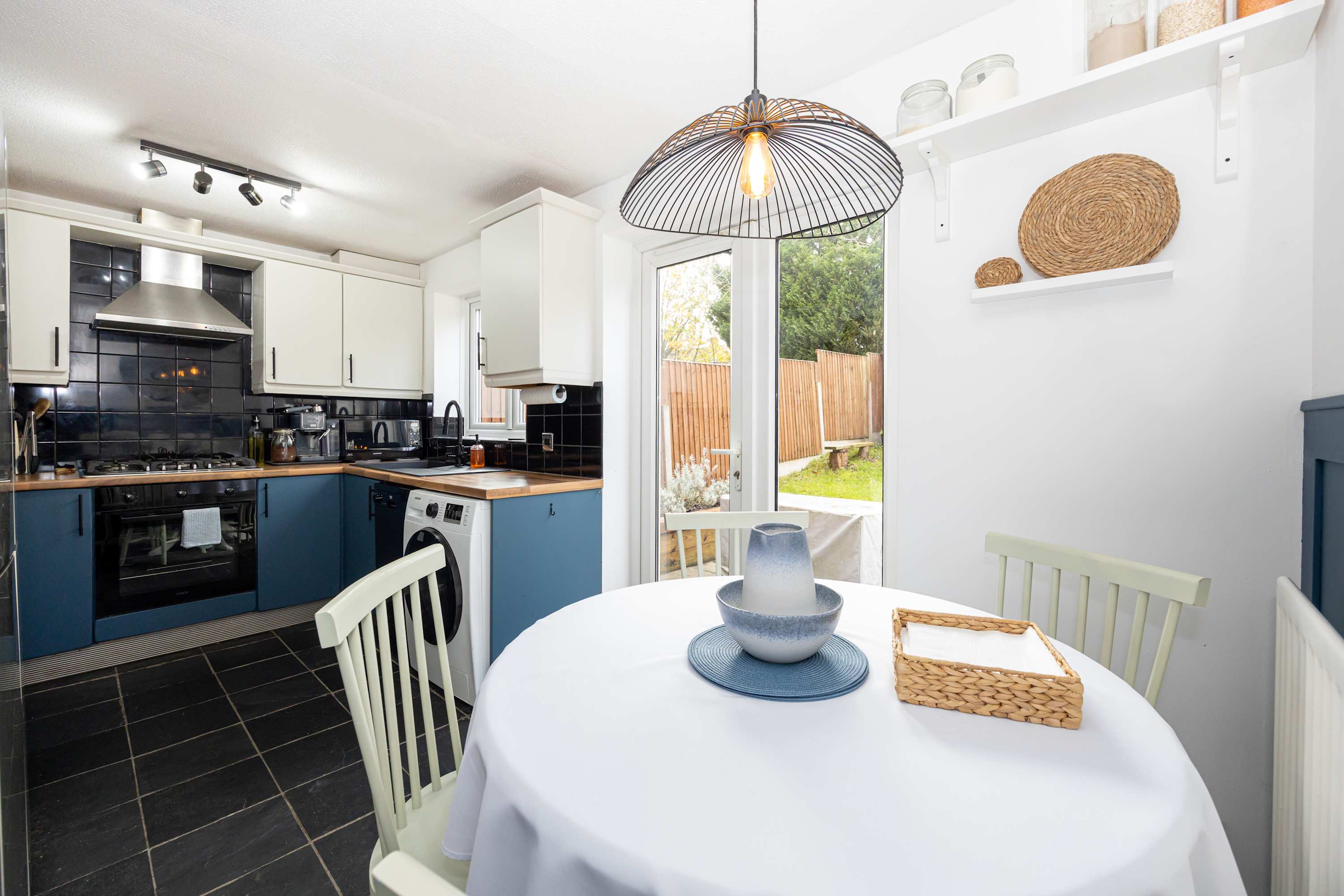 Cosy home in the heart of Whitefield in Oxbow Way M45 8SG - Property image 9 - VivreStays