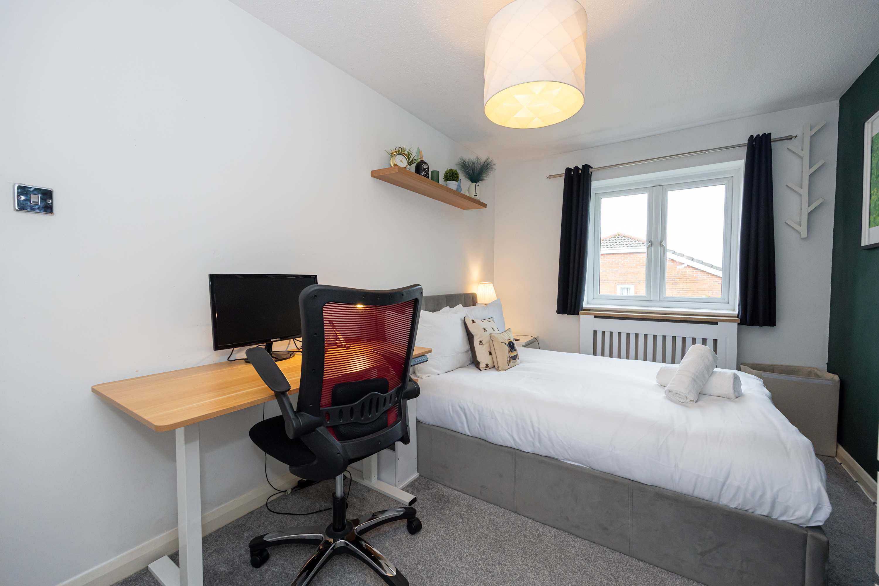 Cosy home in the heart of Whitefield in Oxbow Way M45 8SG - Property image 18 - VivreStays