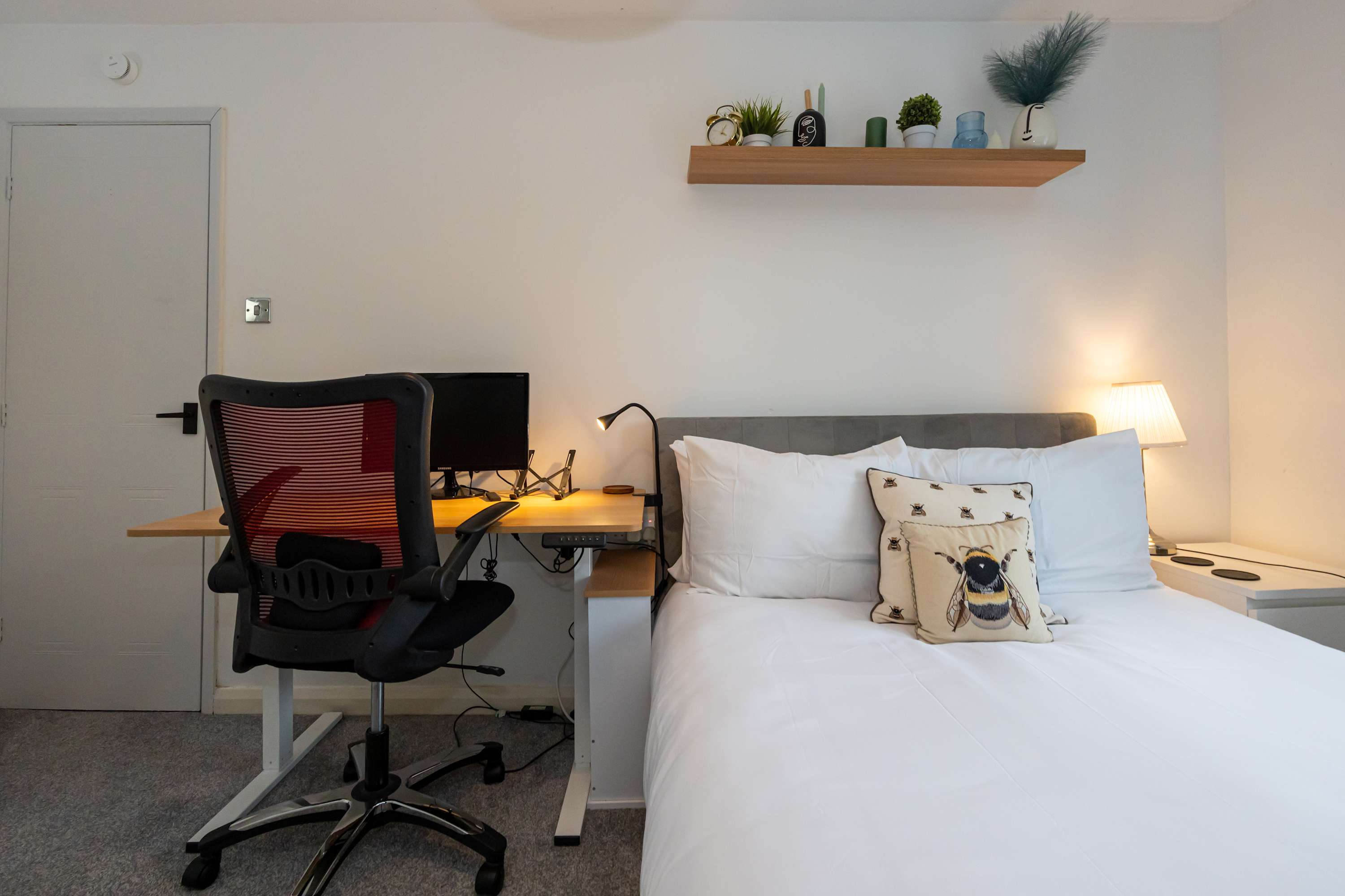 Cosy home in the heart of Whitefield in Oxbow Way M45 8SG - Property image 19 - VivreStays
