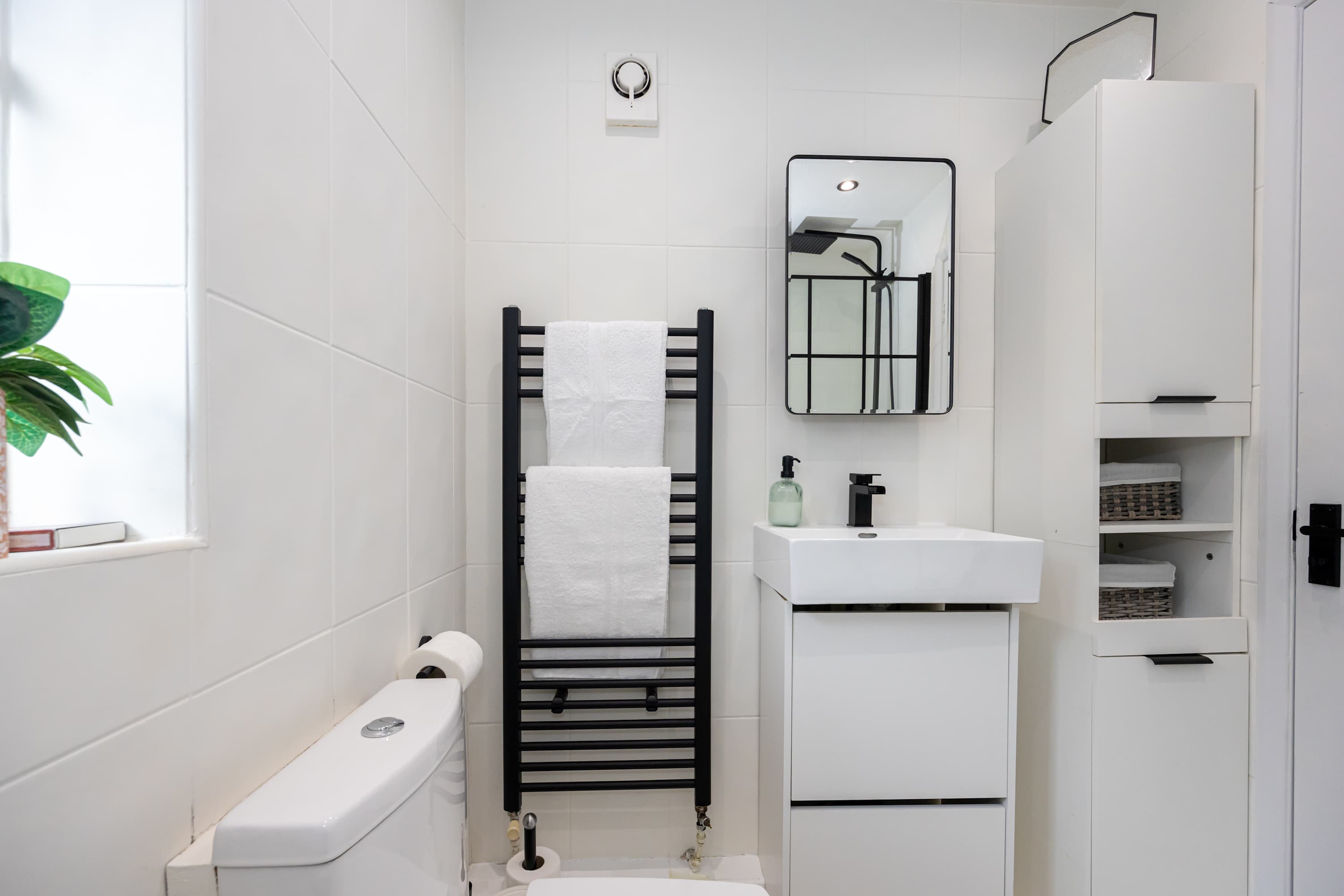 Cosy home in the heart of Whitefield in Oxbow Way M45 8SG - Property image 29 - VivreStays