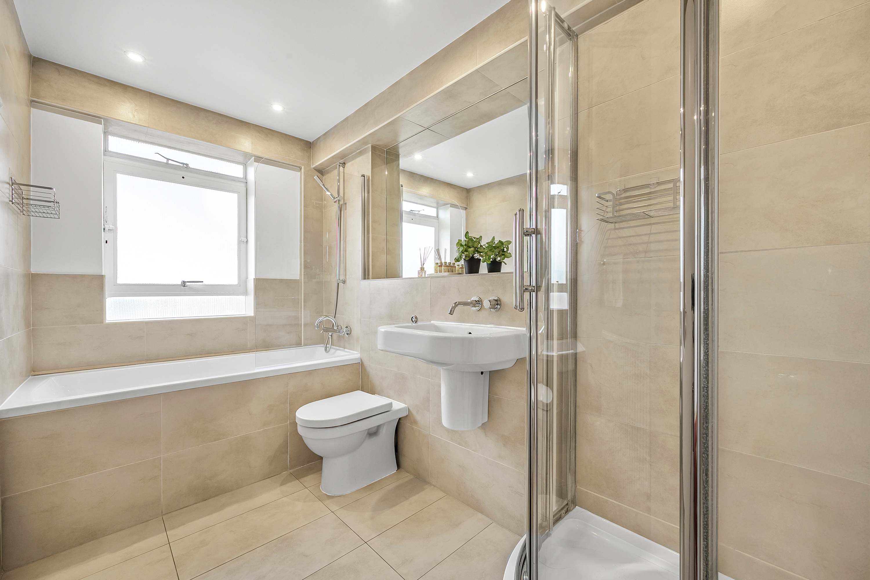 Central 2-Bed Flat | Terrace + AC | Sleeps 6 in Berners Street, 6 W1T - Property image 13 - VivreStays