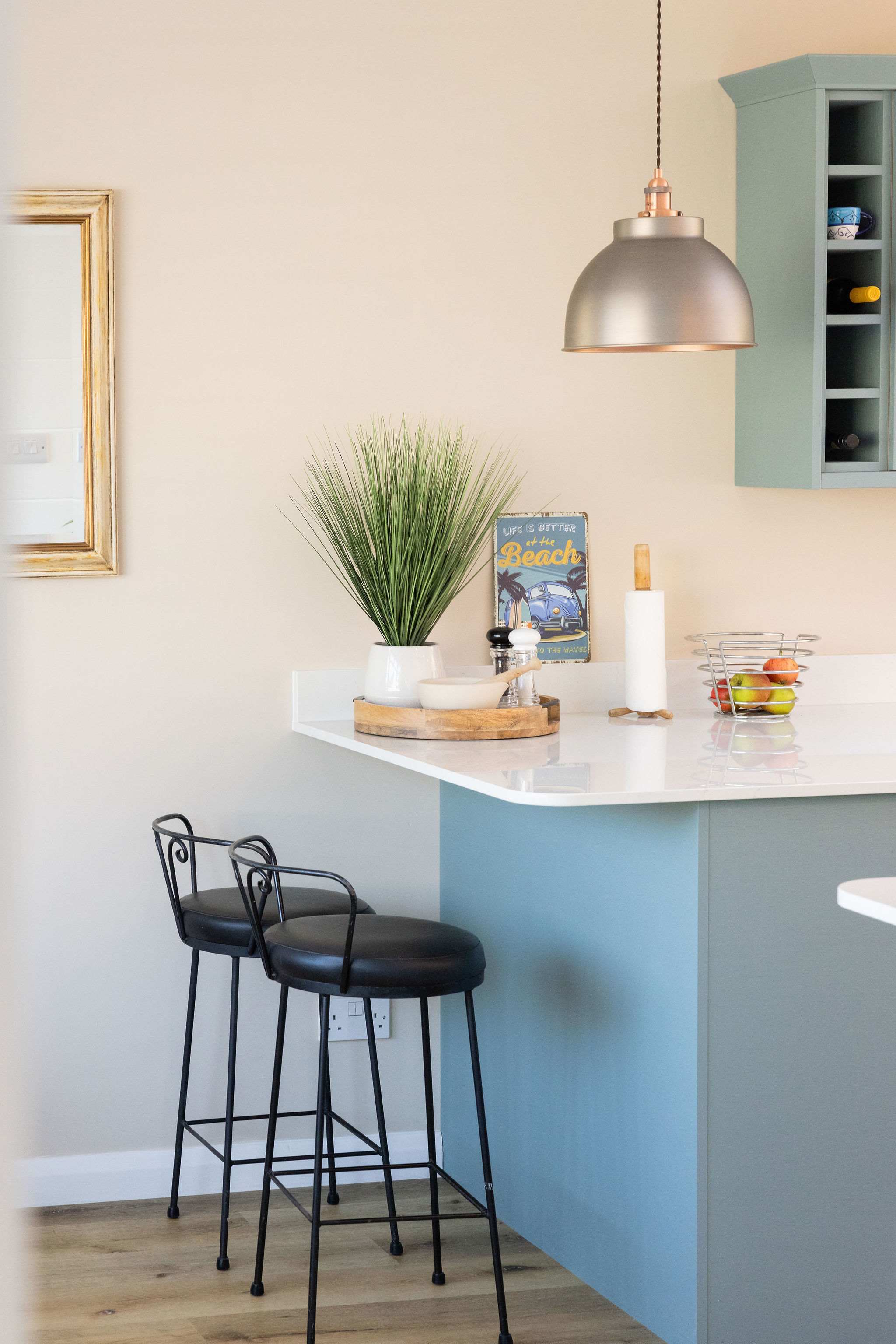 Why not take a seat at the breakfast bar for your morning coffee?