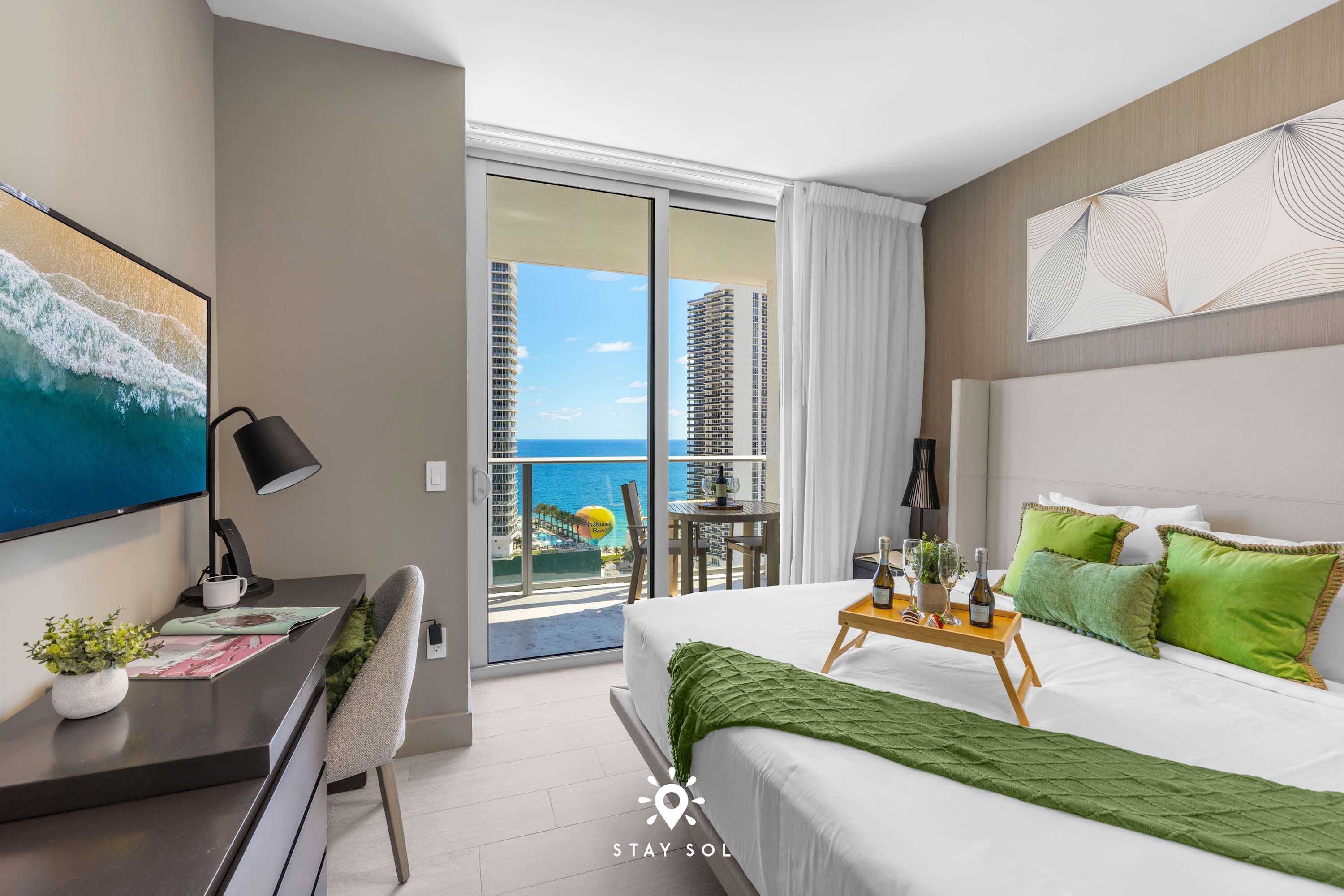 Beautiful 2BR Apt w/Ocean View + Pool + Amenities