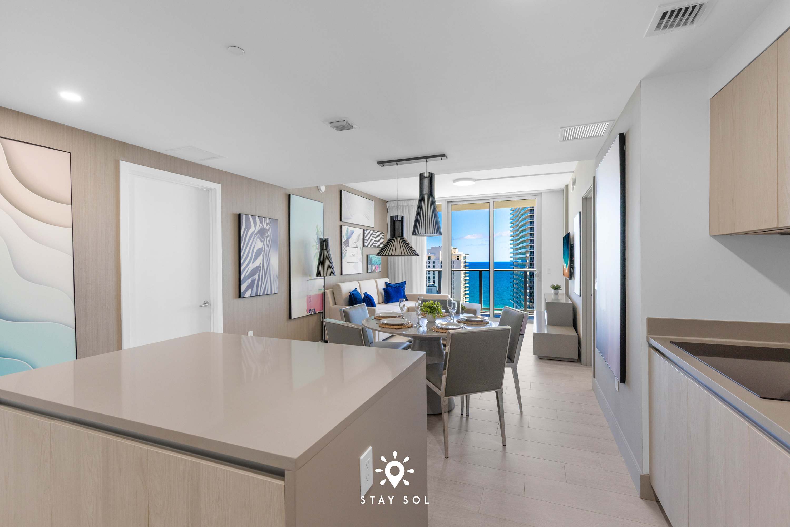 Beautiful 2BR Apt w/Ocean View + Pool + Amenities