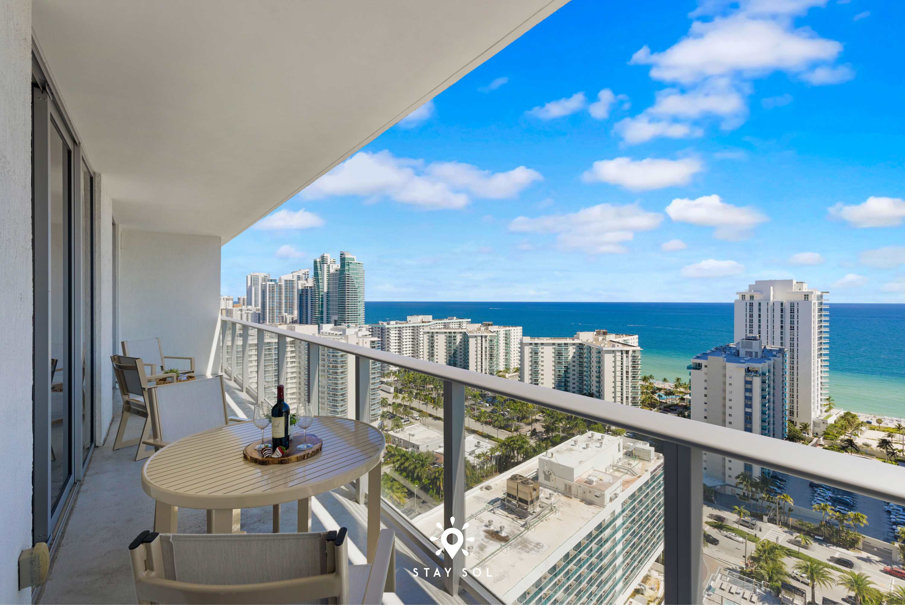 Beautiful 2BR Apt w/Ocean View + Pool + Amenities