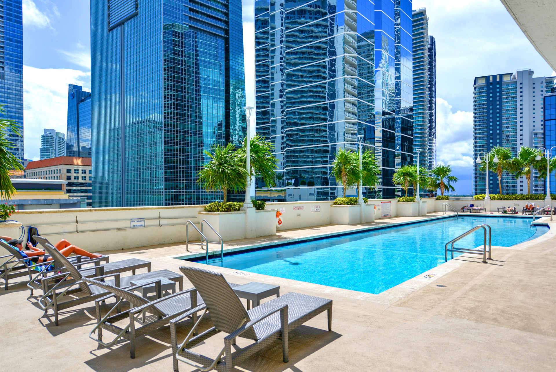 Brickell 1BR ⢠Resort Pool ⢠15min to Bayfront Fest