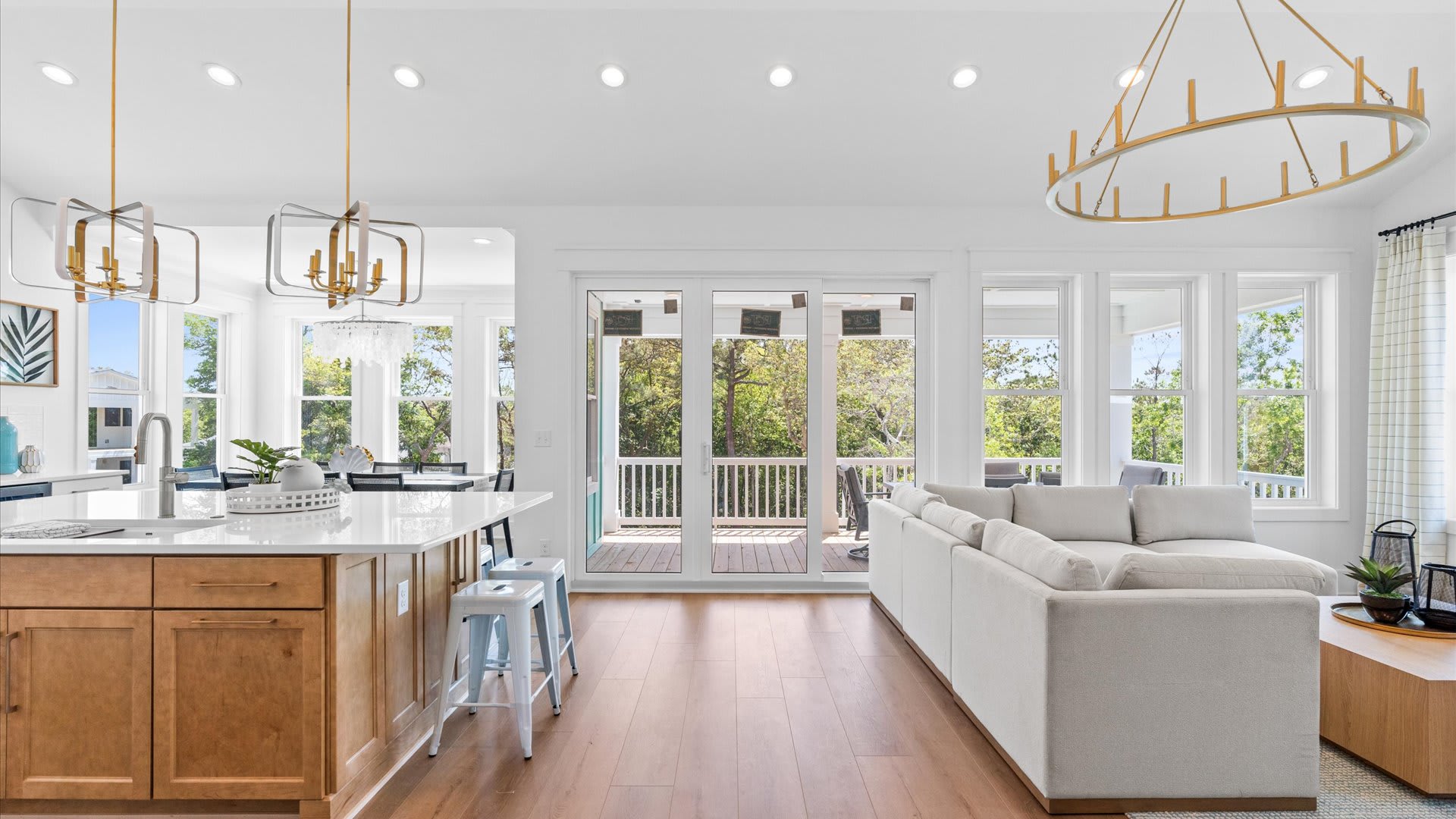 Private Pool and Easy Beach Access 2