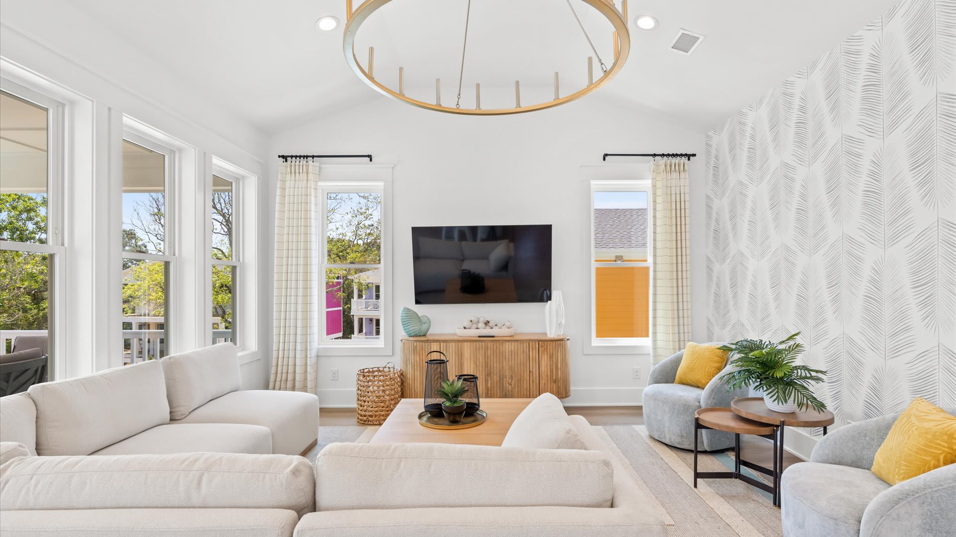 Private Pool and Easy Beach Access 3