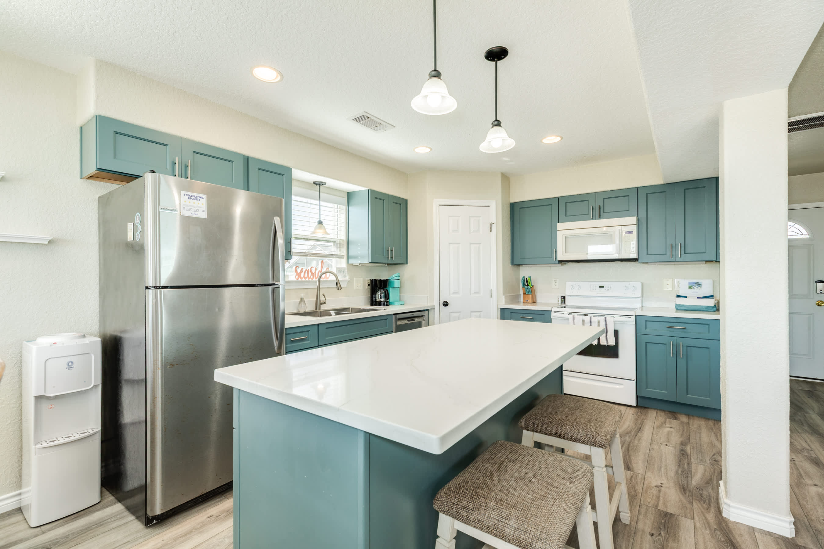 Blue Waves Beachside Calm Gulf Views for Miles 7