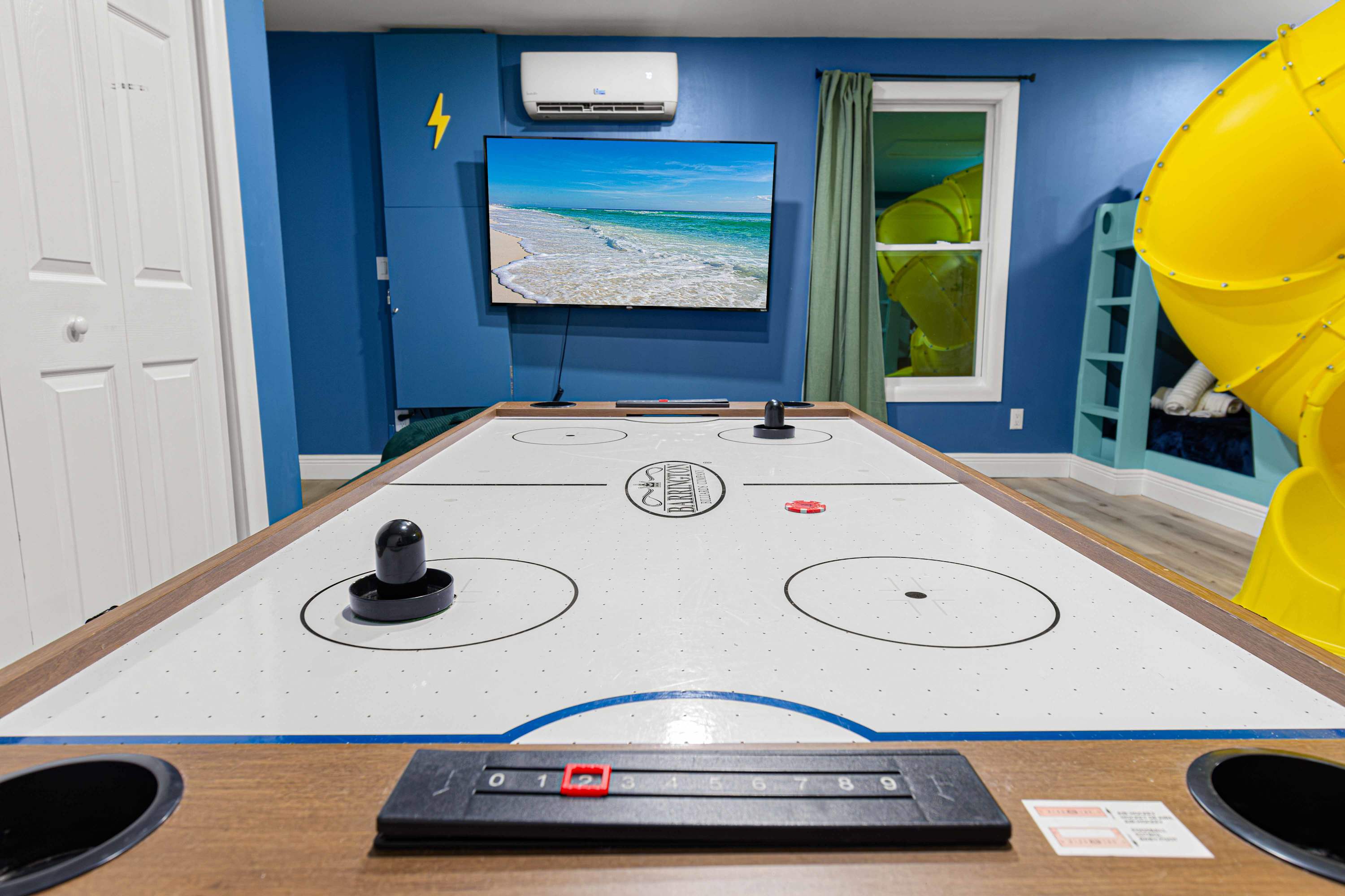 Air Hockey Table