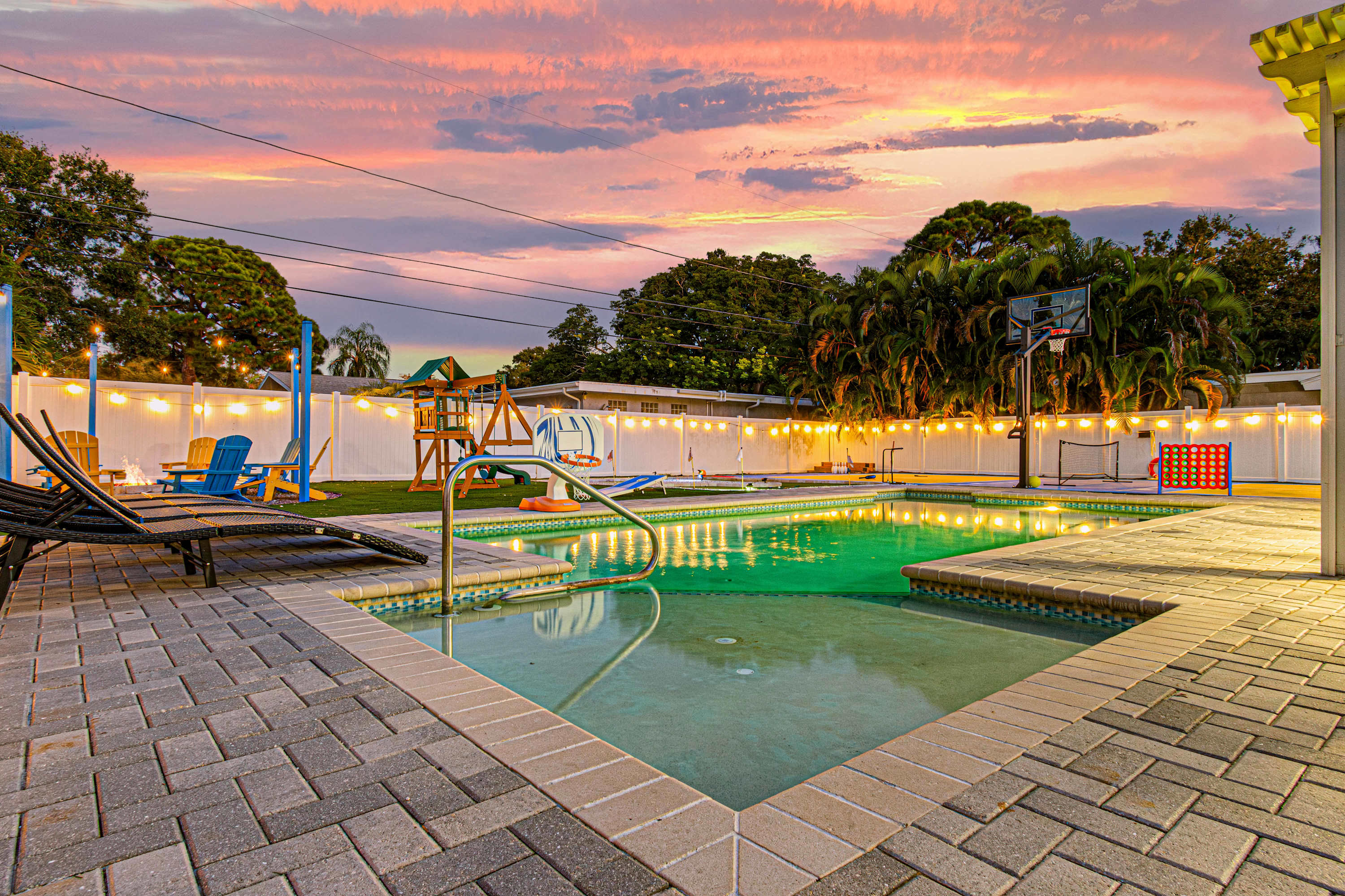 Tropical boho retreat w/private salt pool & games