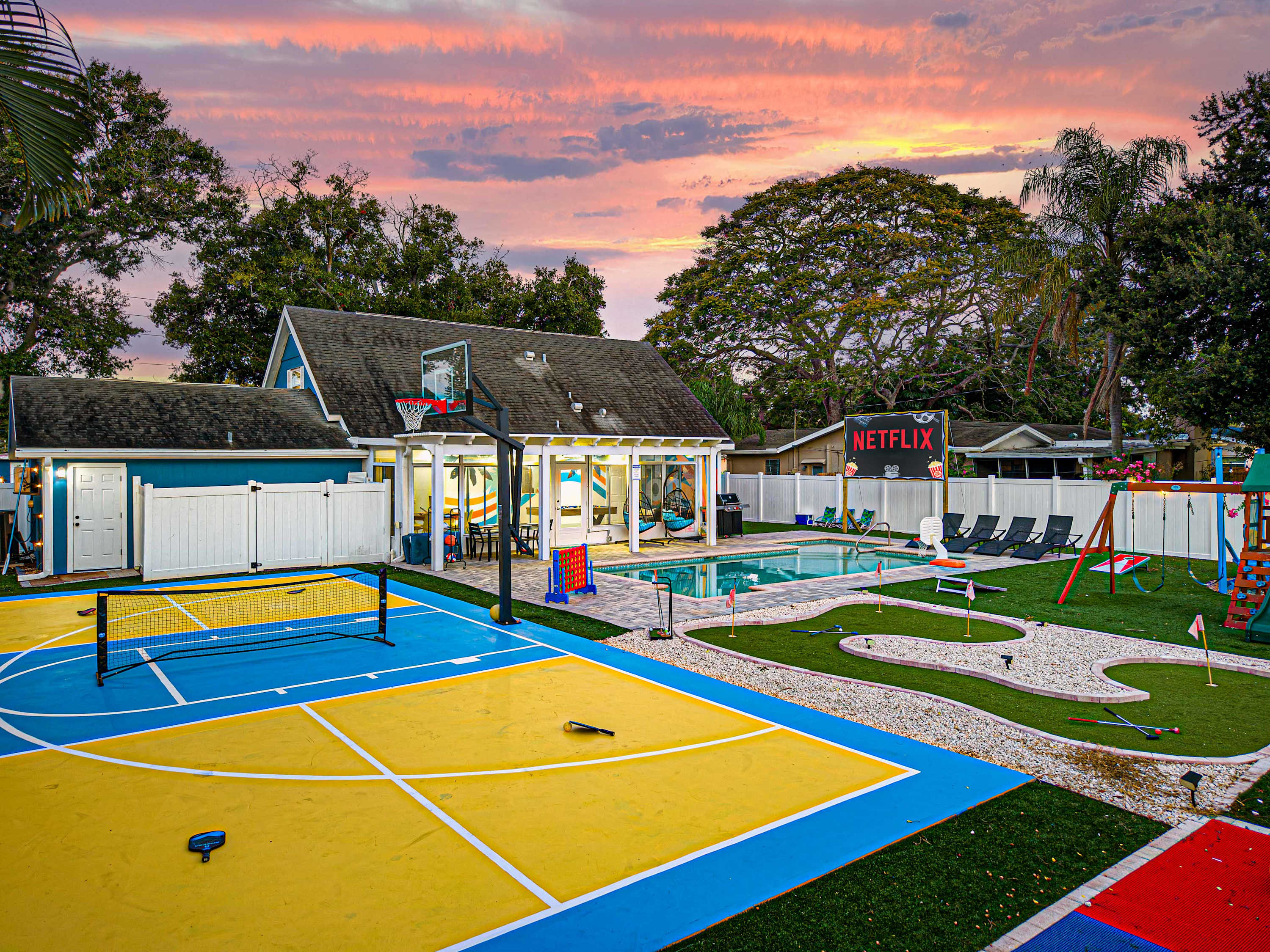 Tropical boho retreat w/private salt pool & games