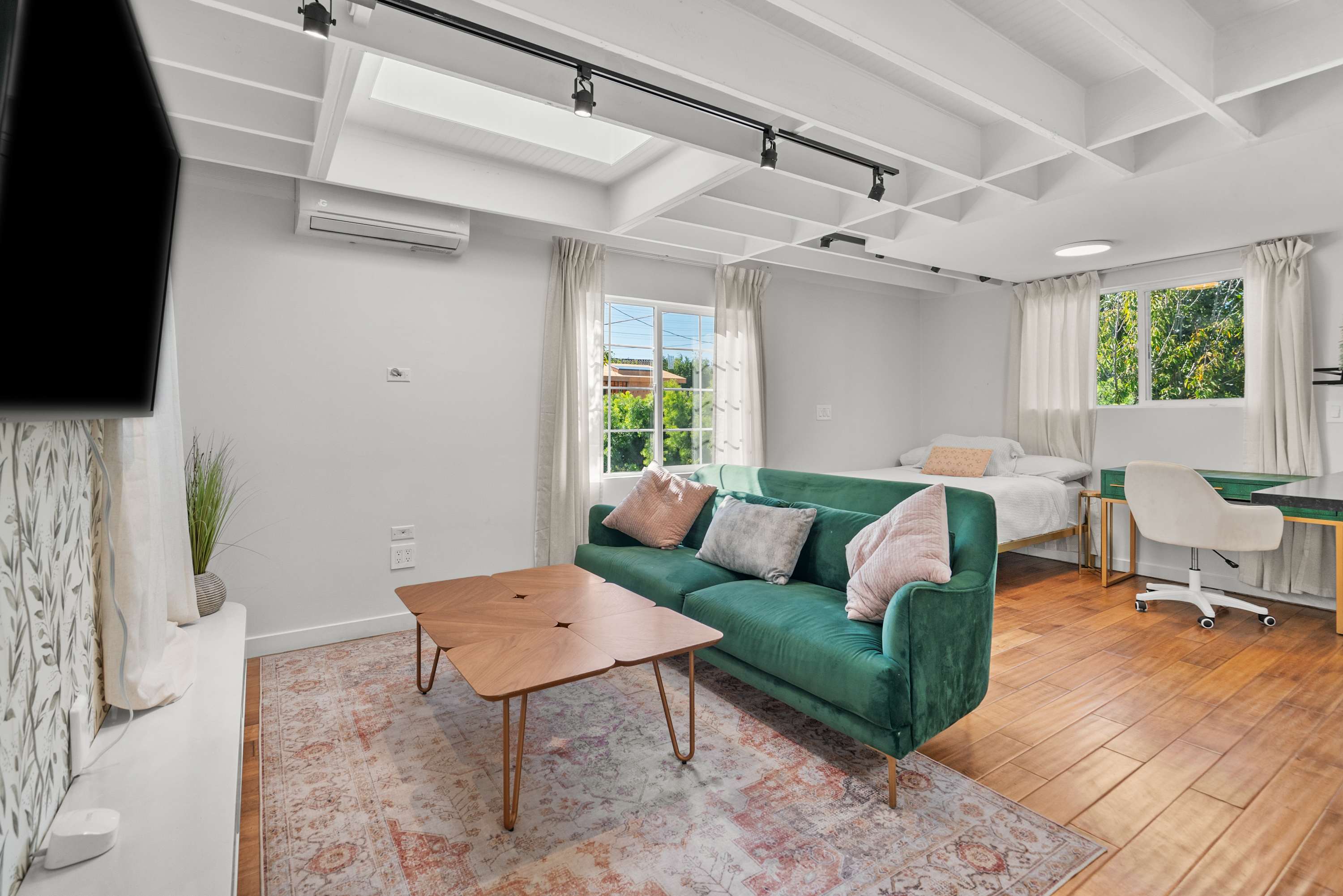 Remodeled Pico Studio · Near Beverly Hills