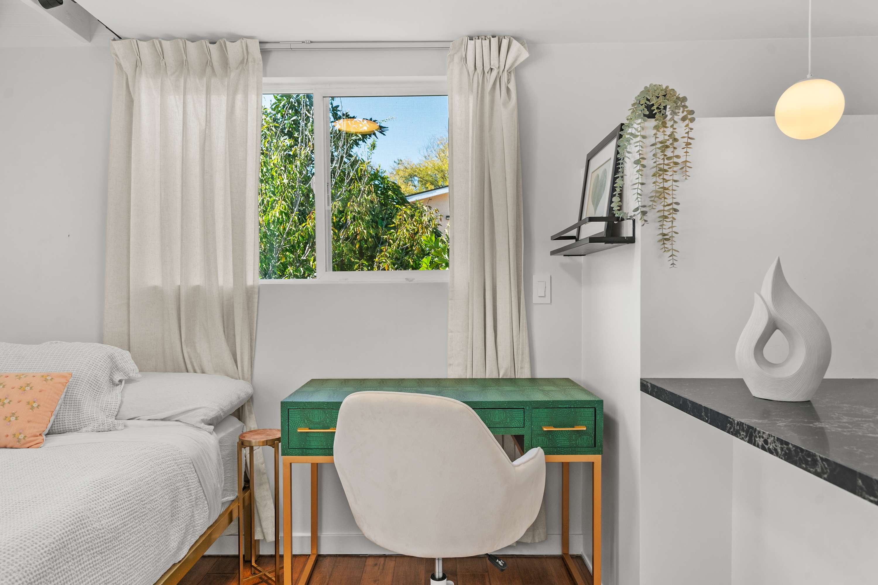 Remodeled Pico Studio · Near Beverly Hills