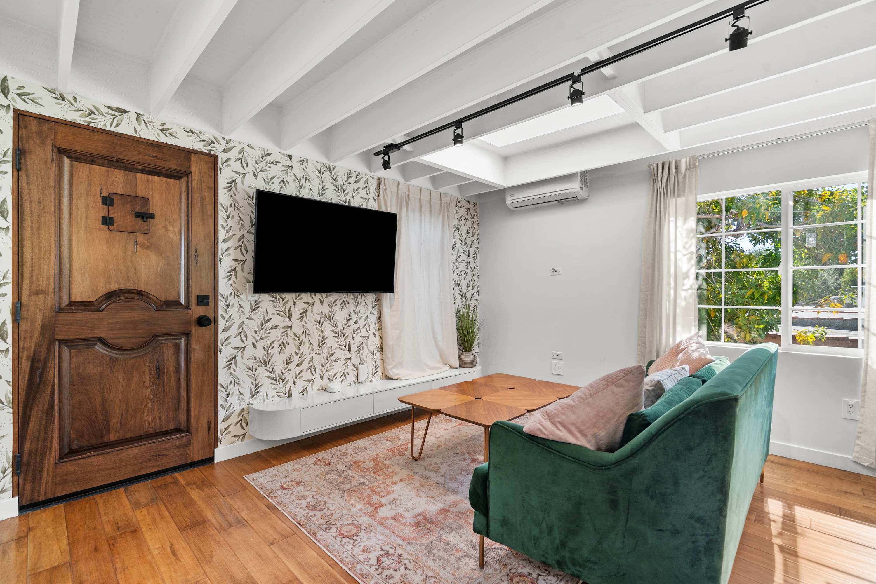 Remodeled Pico Studio · Near Beverly Hills