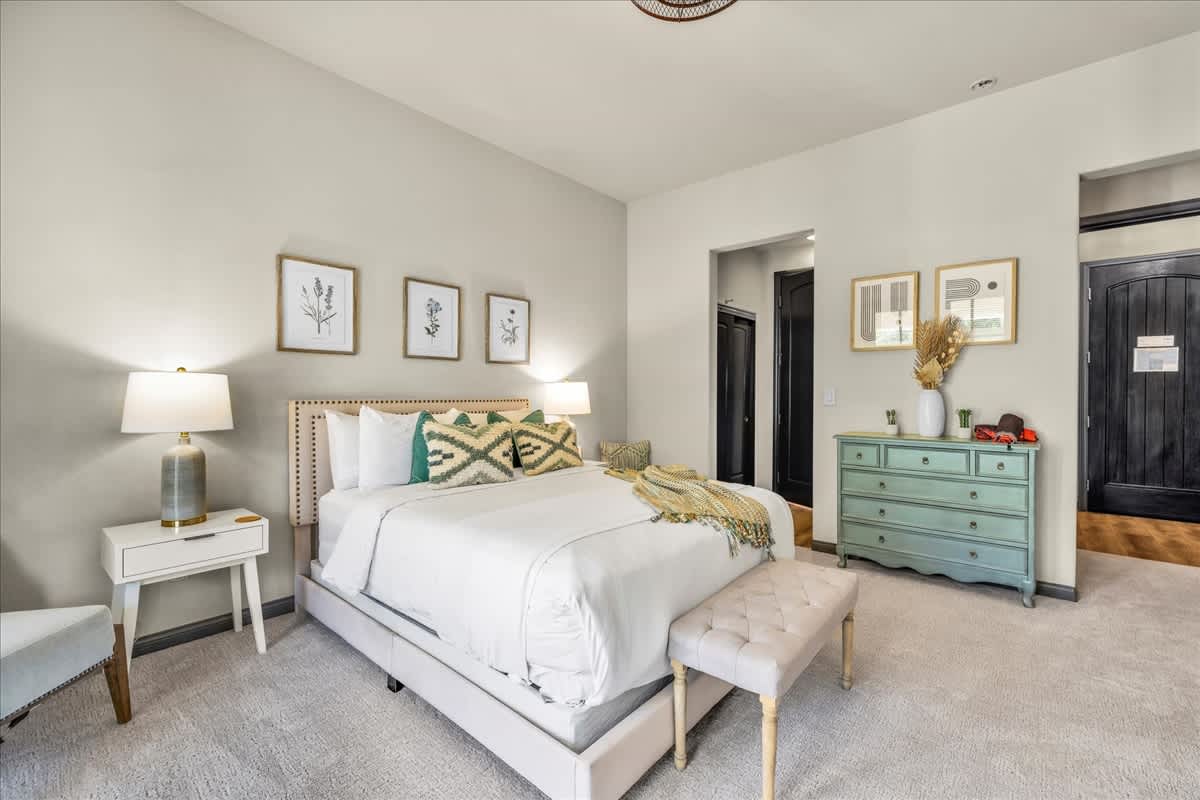 Tranquil Upstairs Studio with Premium Views #B - Photo 4