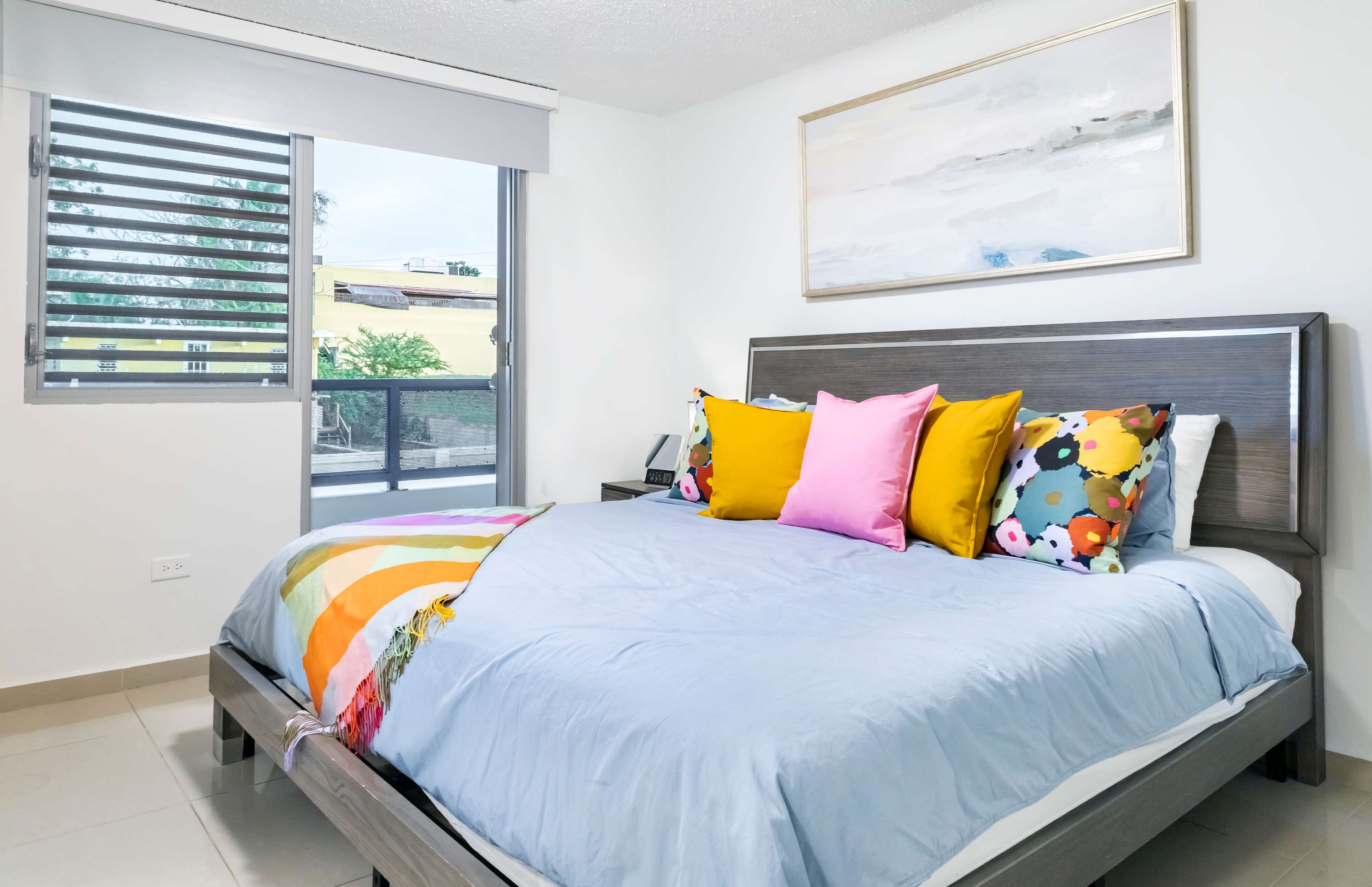 AQUA Ville Moderna 5 · Bright 3BR Haven Near Beach