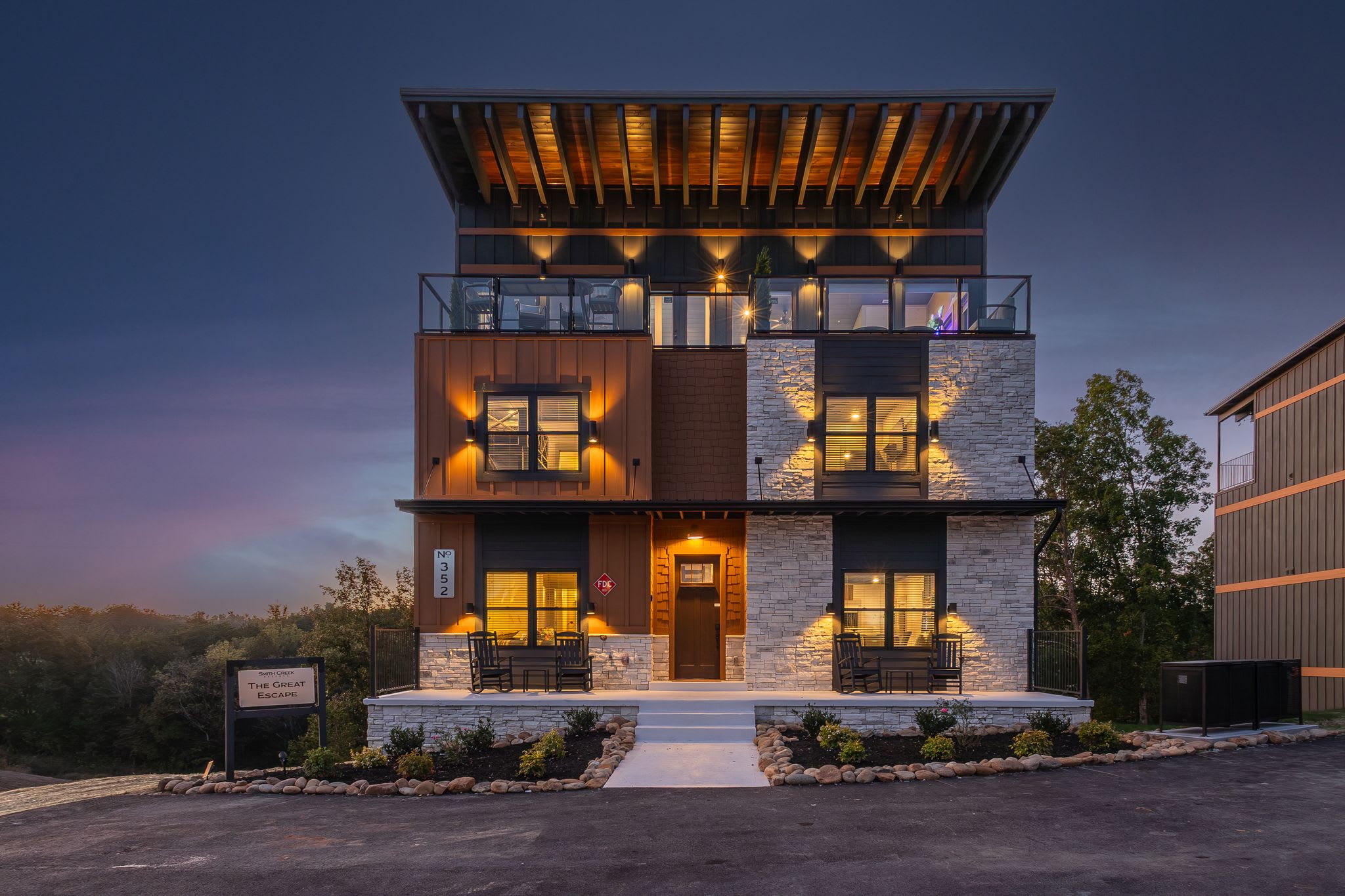 Rooftop Game Room | Golf Sim | Pool | Resort | Lazy River — Sevierville, TN — vacation rental