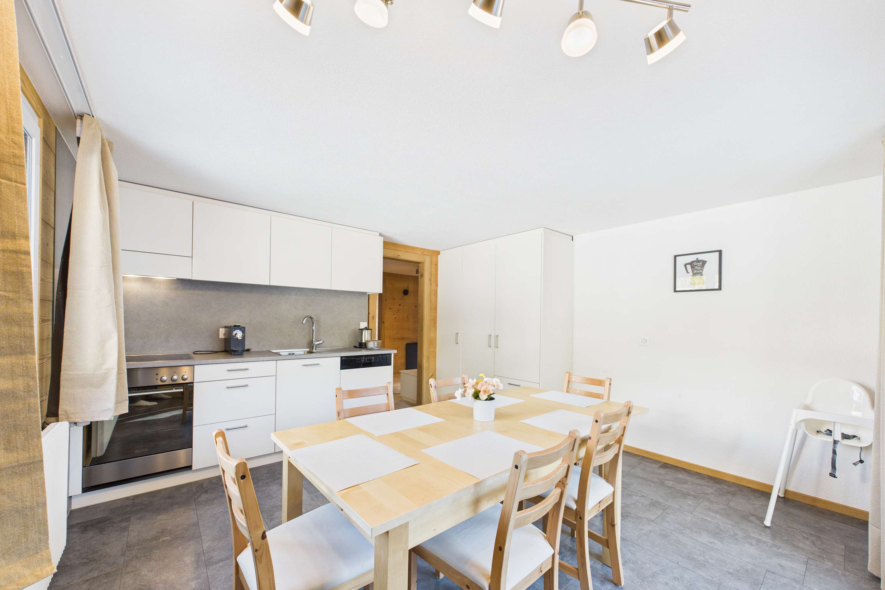 Family-friendly apartment with mountain views — 10