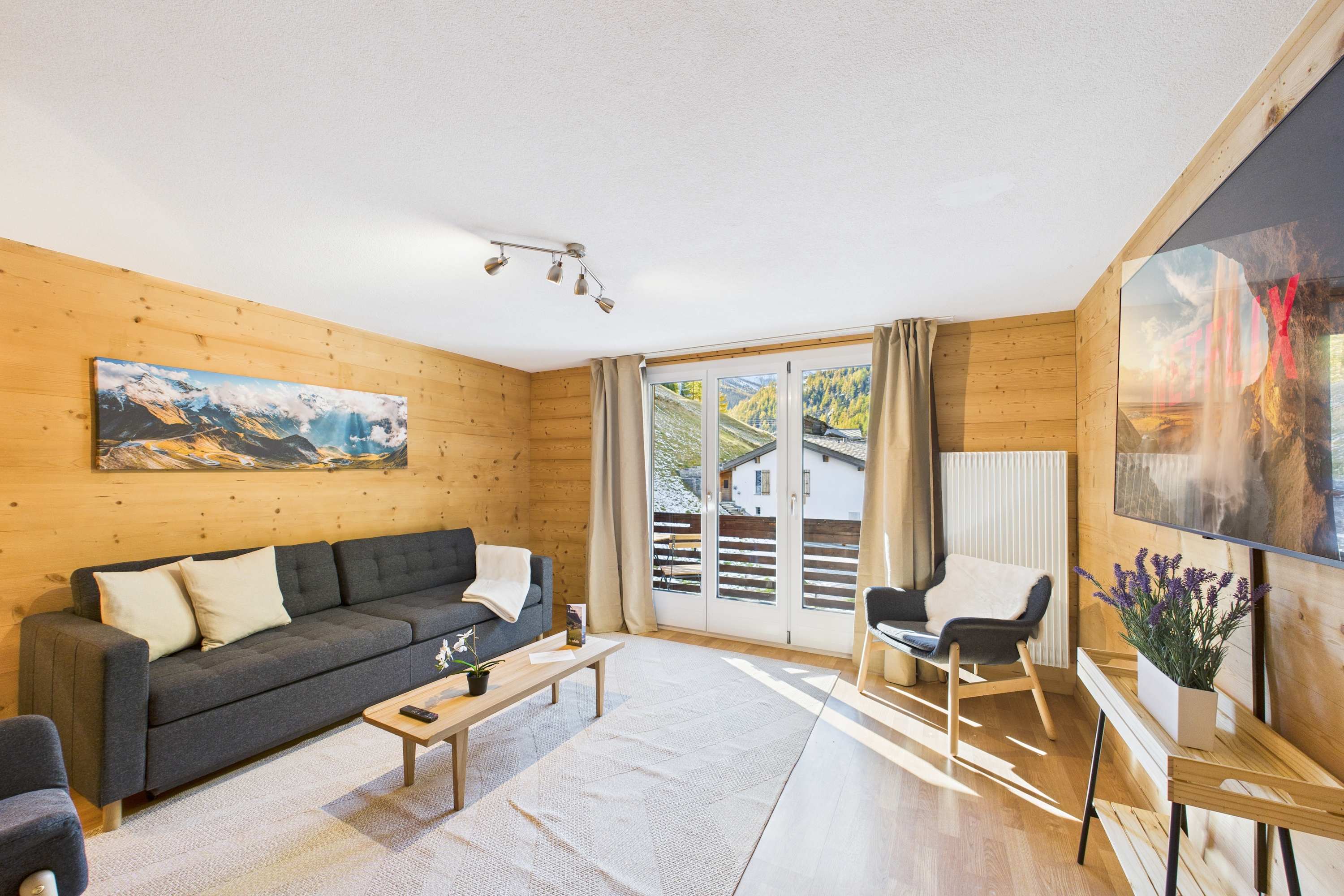 Family-friendly apartment with mountain views — 17