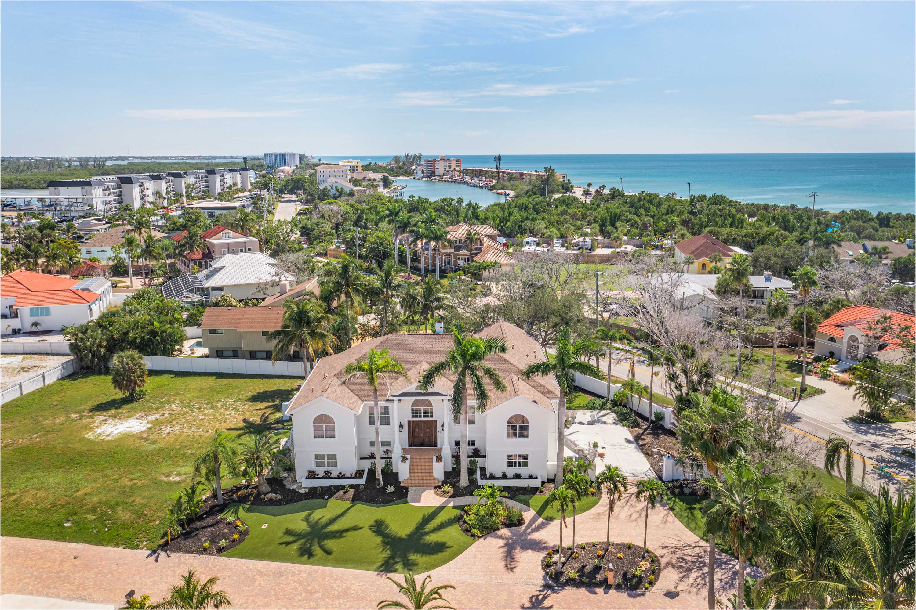 Luxury 6BR Retreat with Beach Access