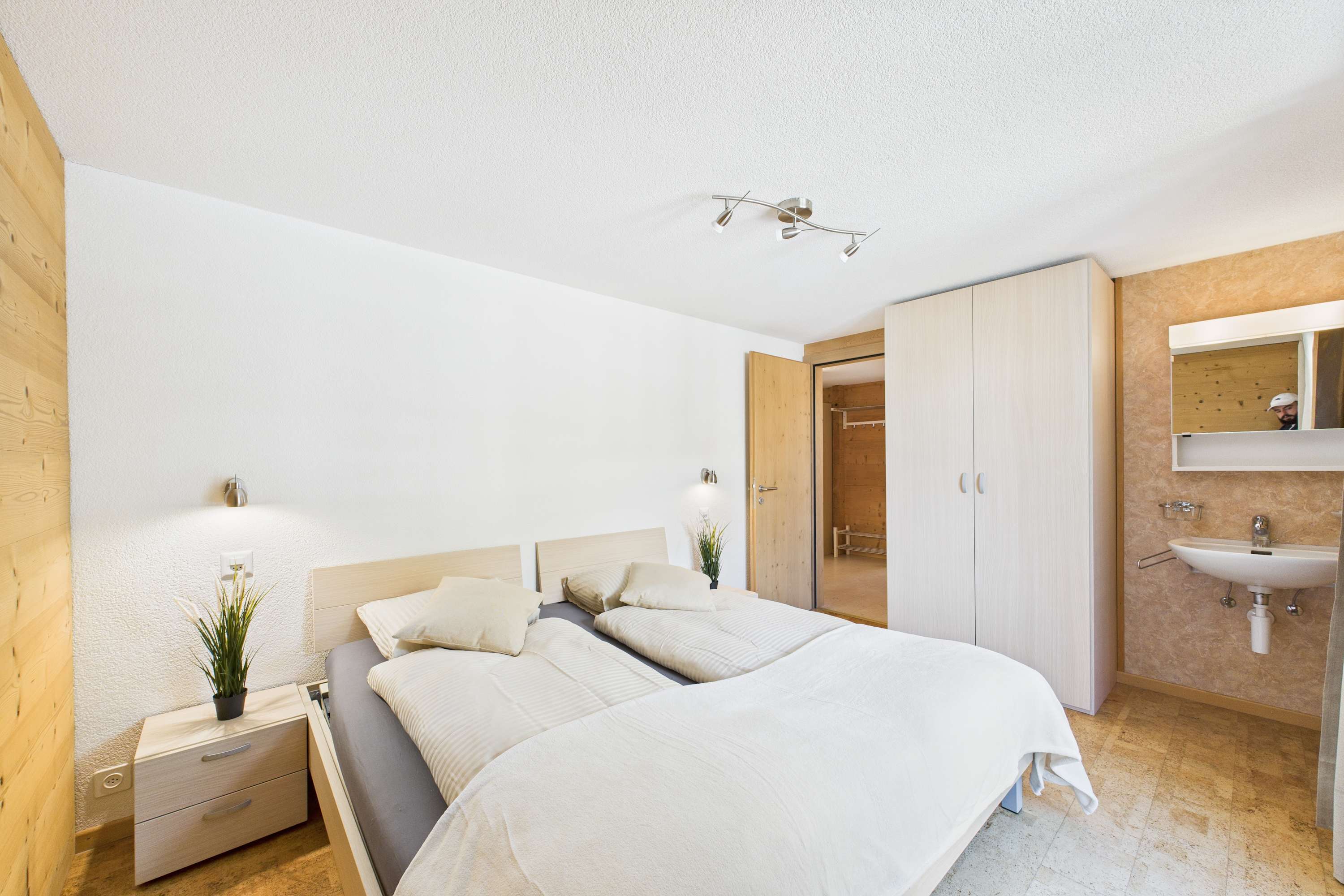 Vacation apartment for families & groups — 12
