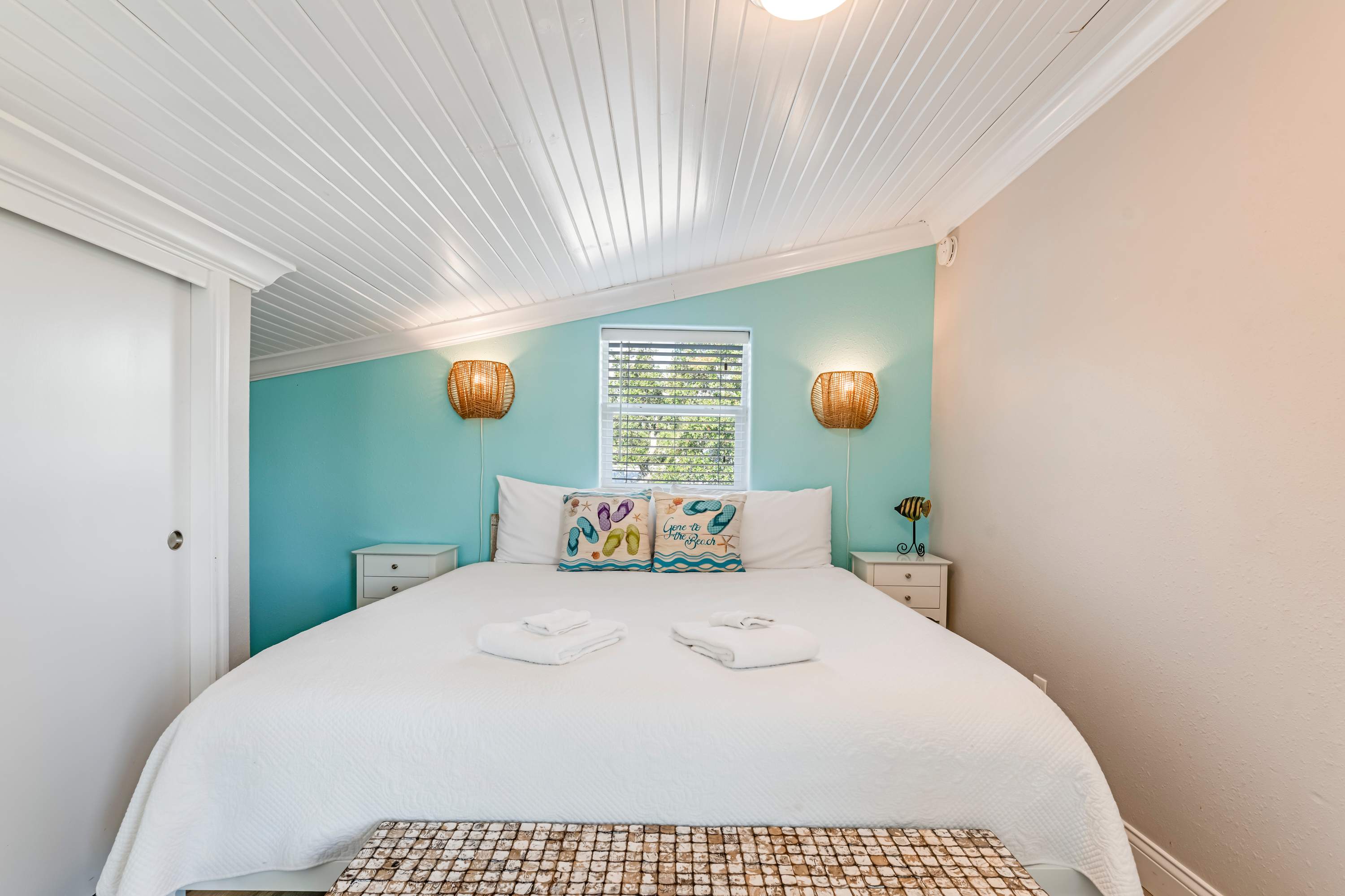Cozy Private Retreat • Hot Tub • BBQ Grill • Yard 4