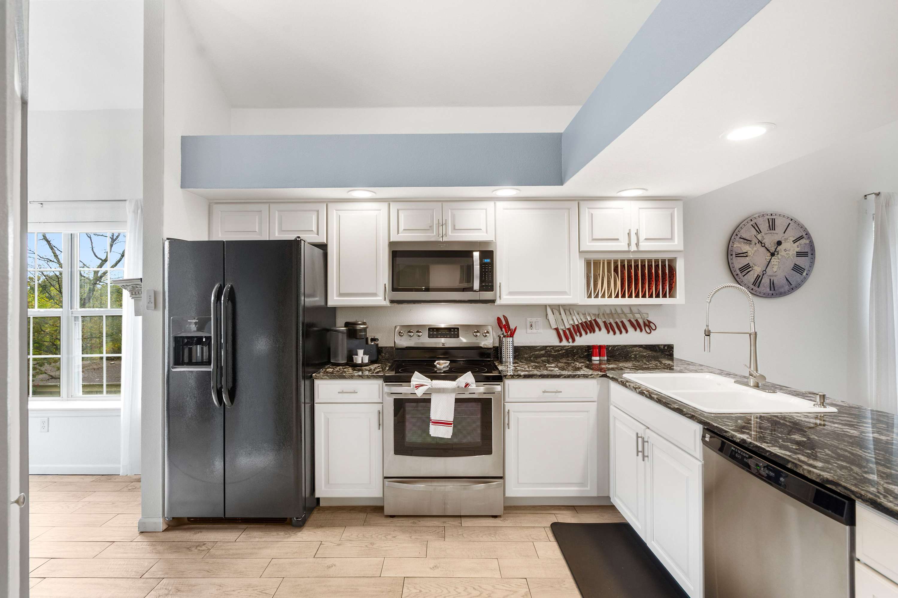 The open kitchen is well equipped for an unforgettable getaway​