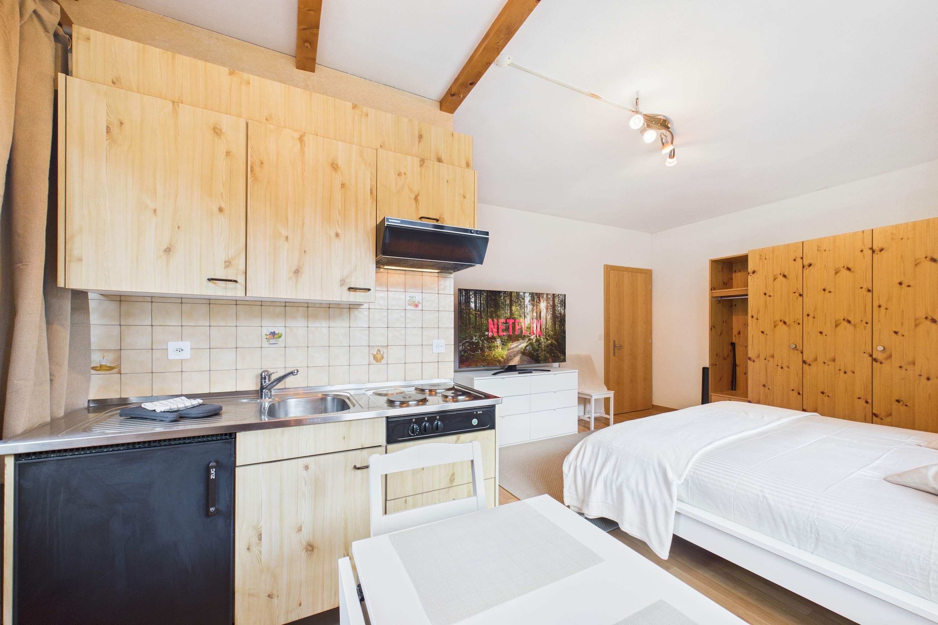 Comfortable studio with balcony and panoramic view — 8