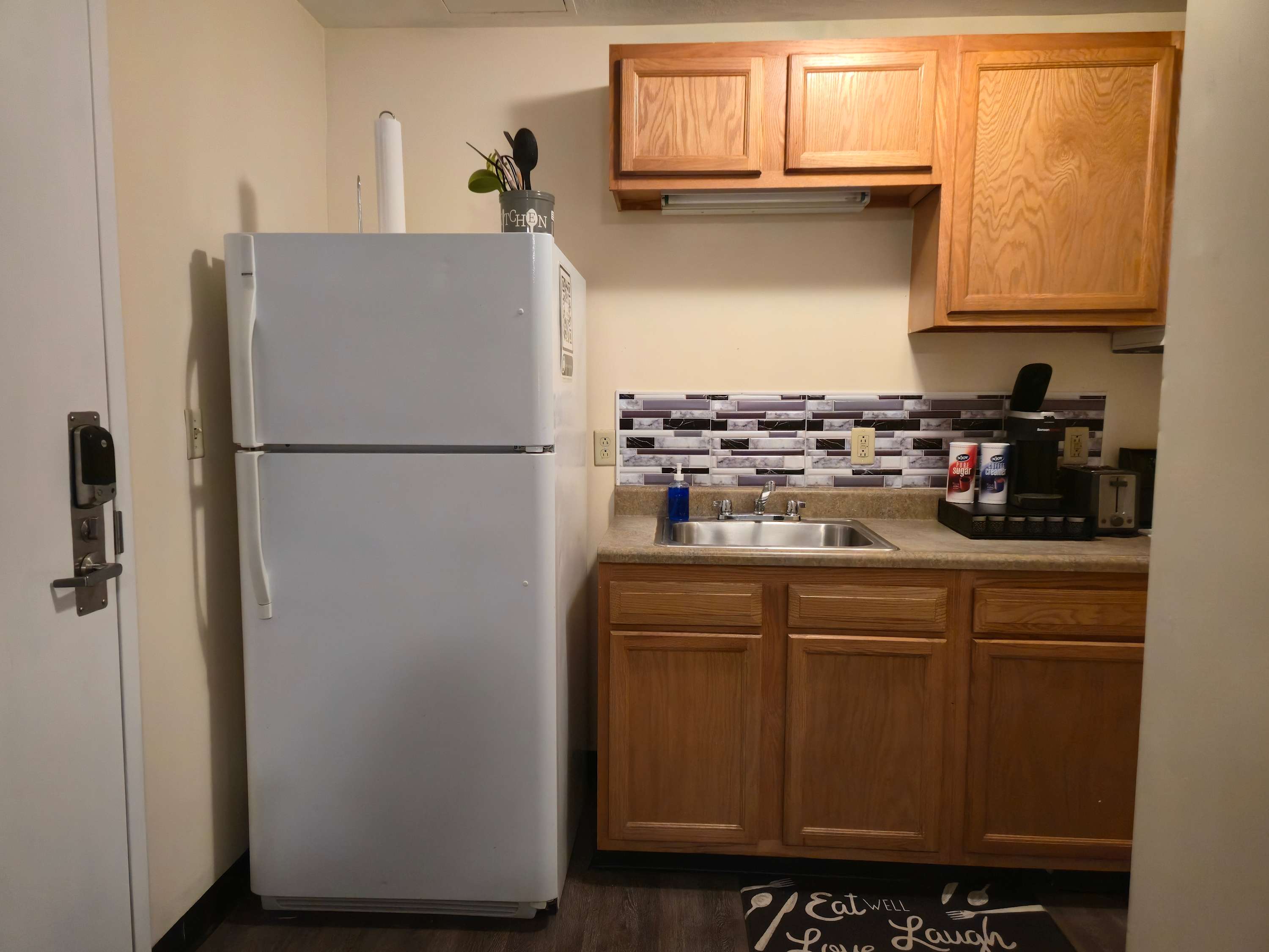 2 Bedroom Downtown Apt|Clean and Safe| 4