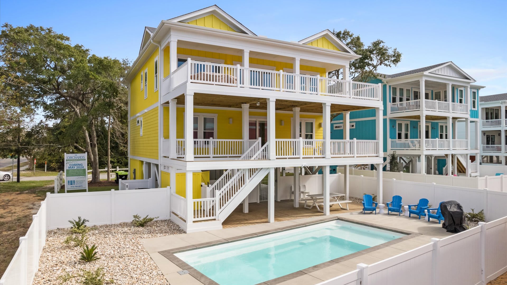 6 Bedroom Oak Island Oasis with Private Pool 3