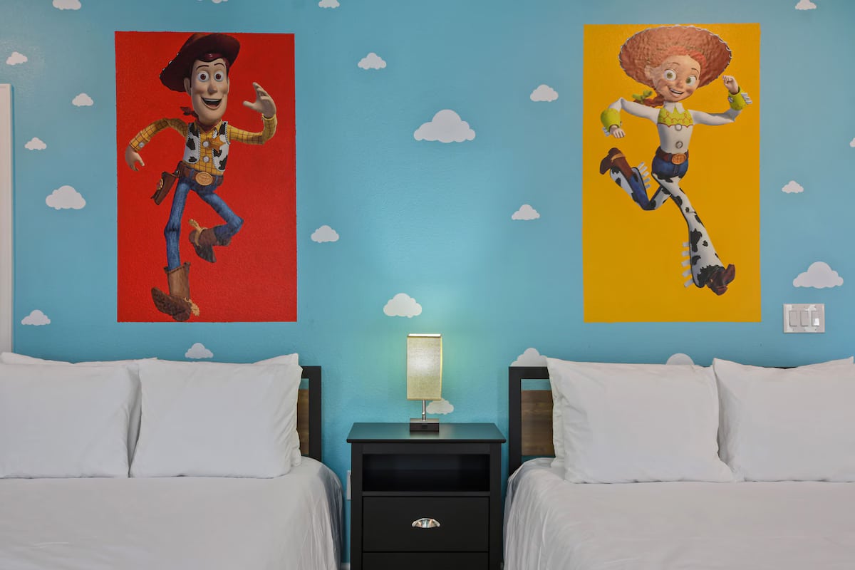 9 MI to Disney w Pool, Cinema & FREE Waterpark