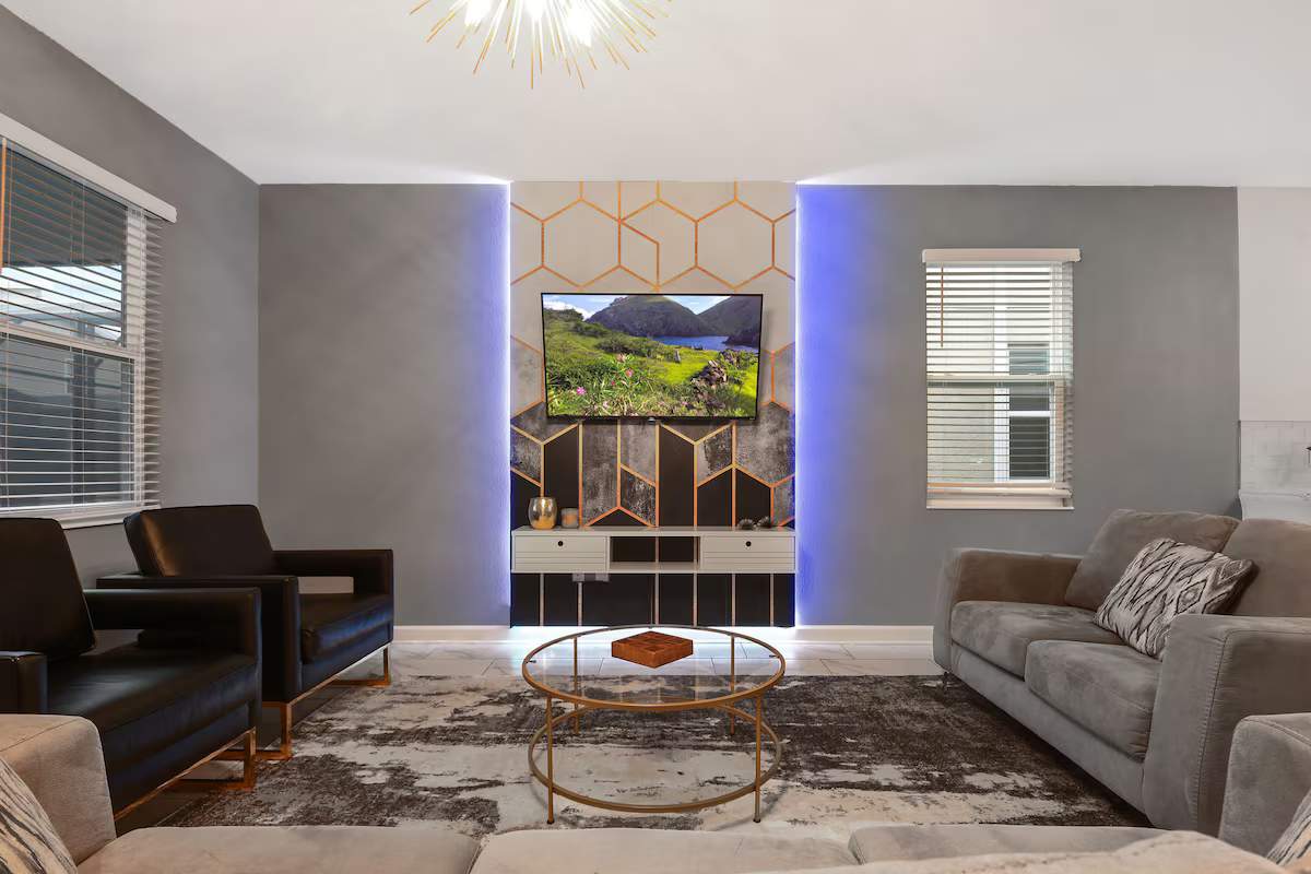 9 MI to Disney w Pool, Cinema & FREE Waterpark