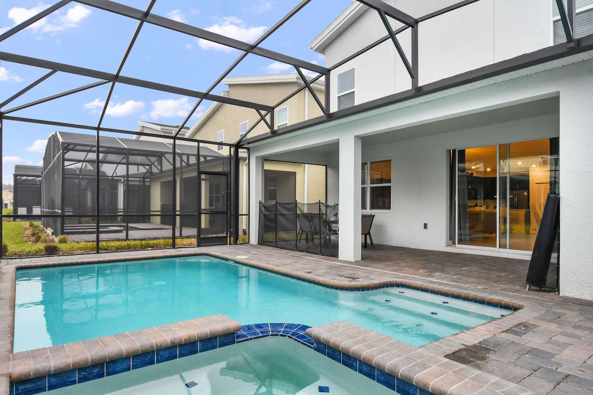 9 MI to Disney w Pool, Cinema & FREE Waterpark