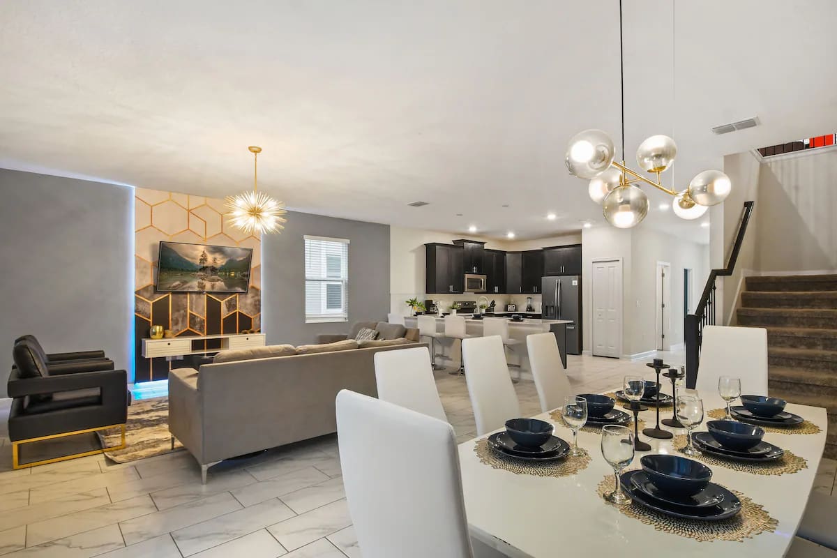 9 MI to Disney w Pool, Cinema & FREE Waterpark