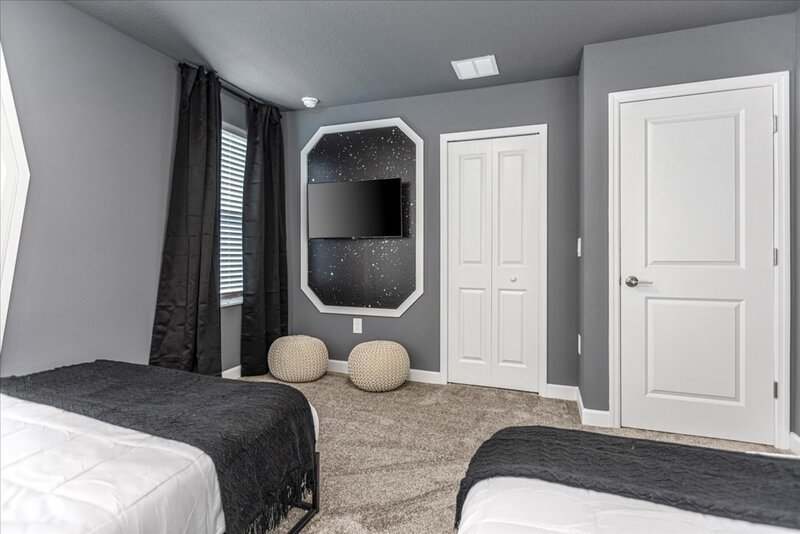 Lazy River, Game room & Heated pool 10Mi to Disney