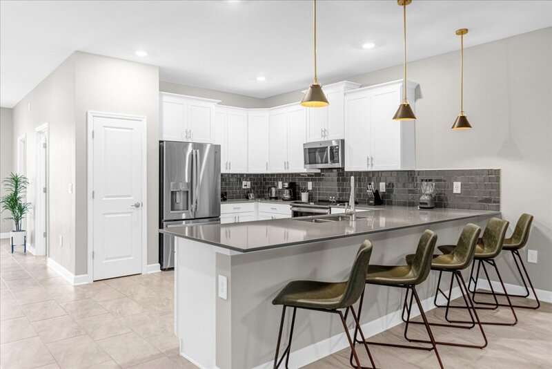 Lazy River, Game room & Heated pool 10Mi to Disney