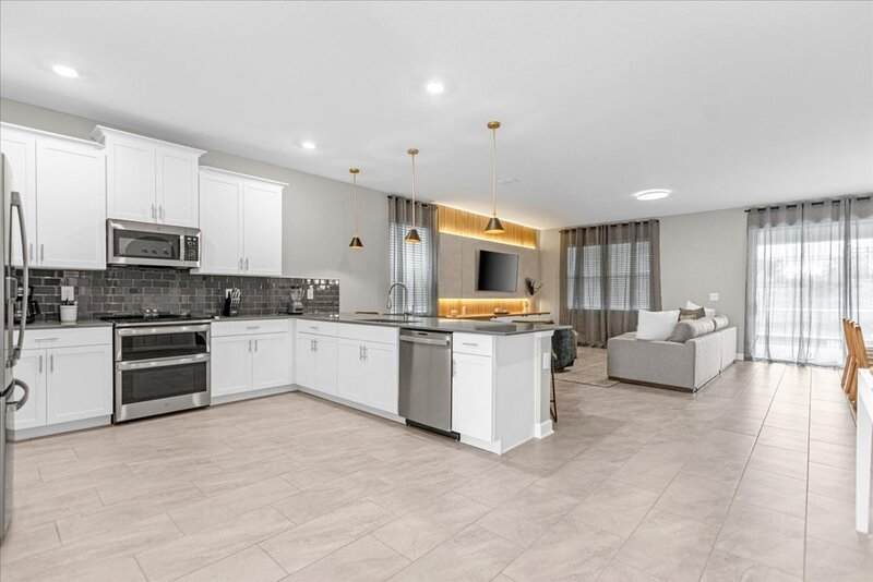 Lazy River, Game room & Heated pool 10Mi to Disney