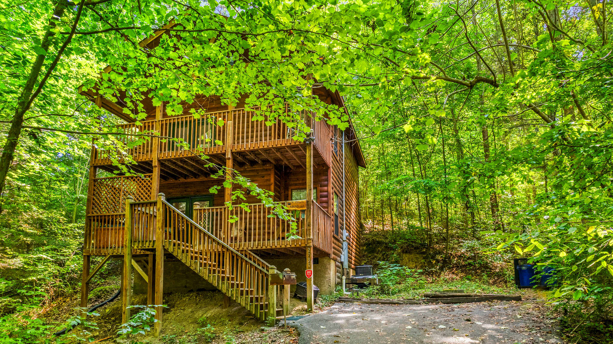 Cozy Cabin w Hot Tub & Pac-Man near Downtown! 2