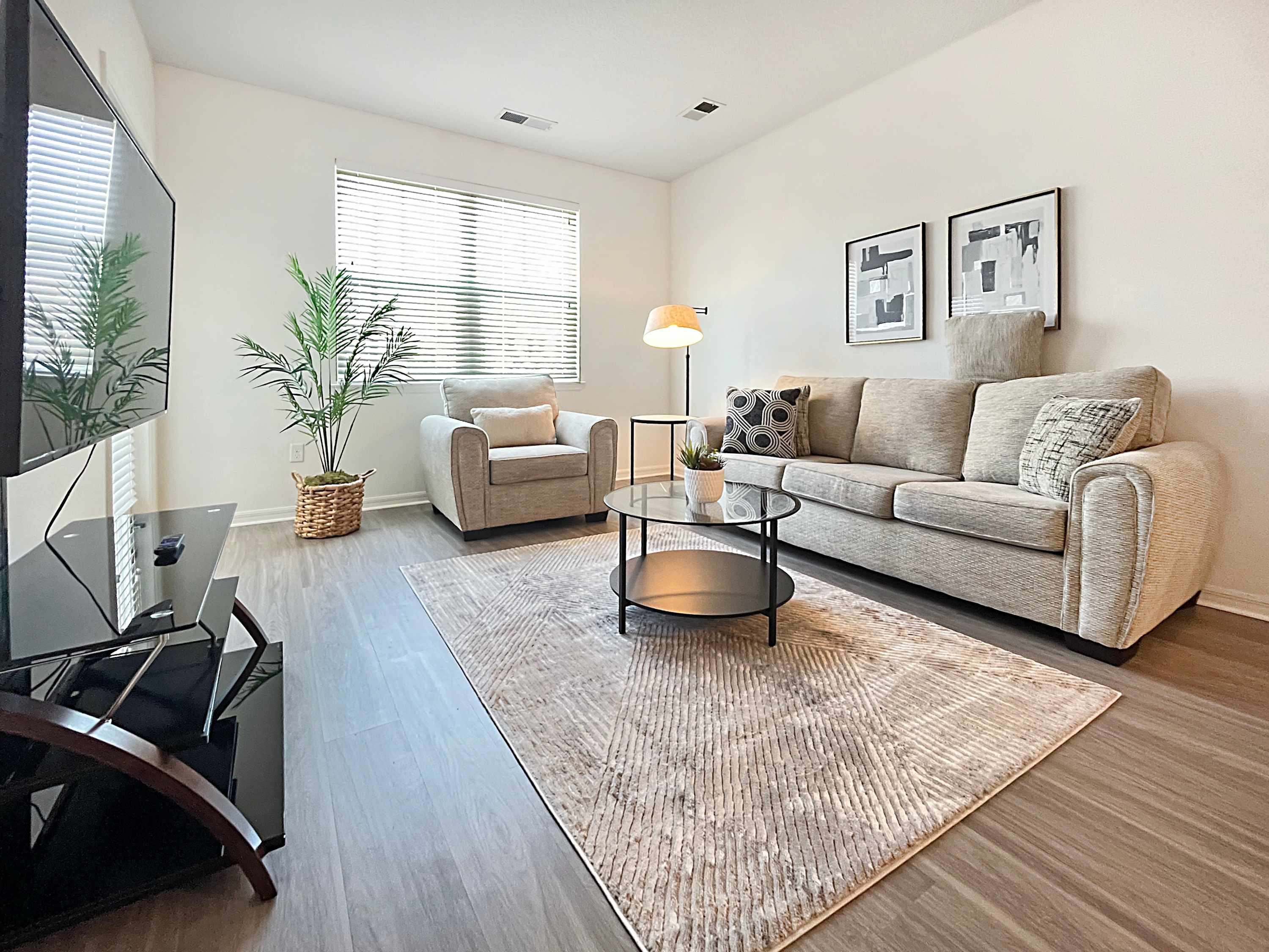 Luxury 2 BR Near Downtown Bradenton & Beaches