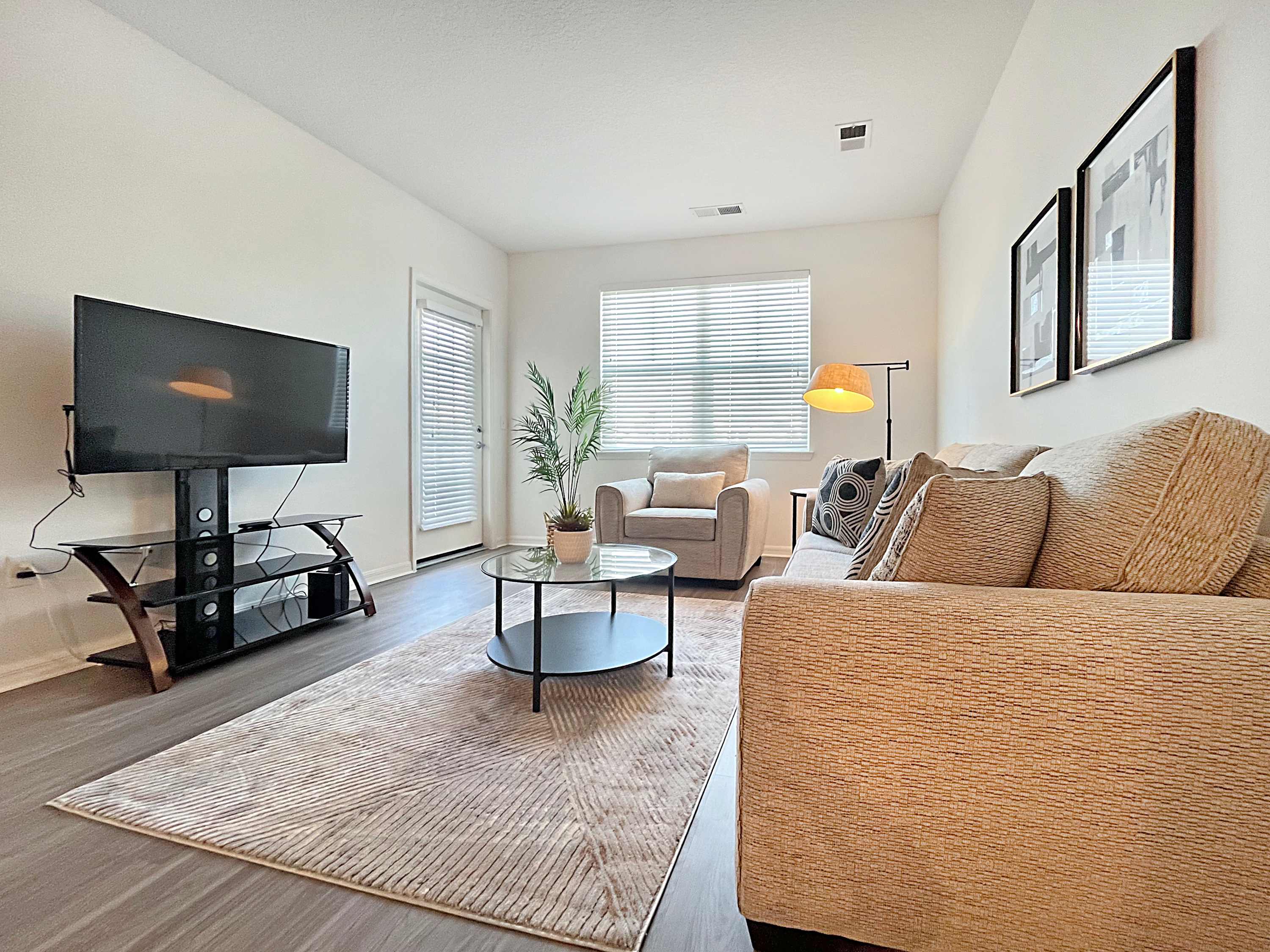 Luxury 2 BR Near Downtown Bradenton & Beaches