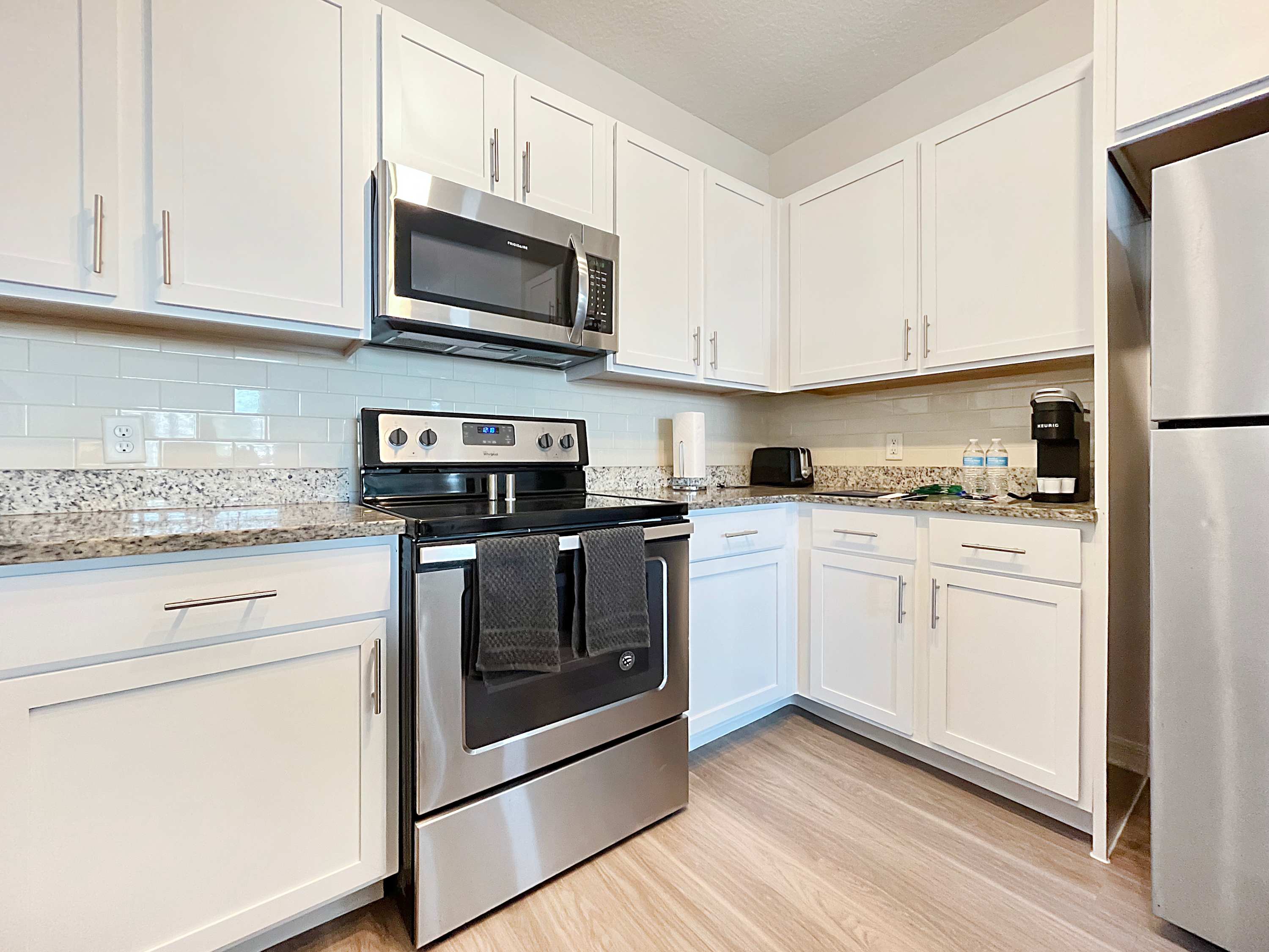 Luxury 2 BR Near Downtown Bradenton & Beaches