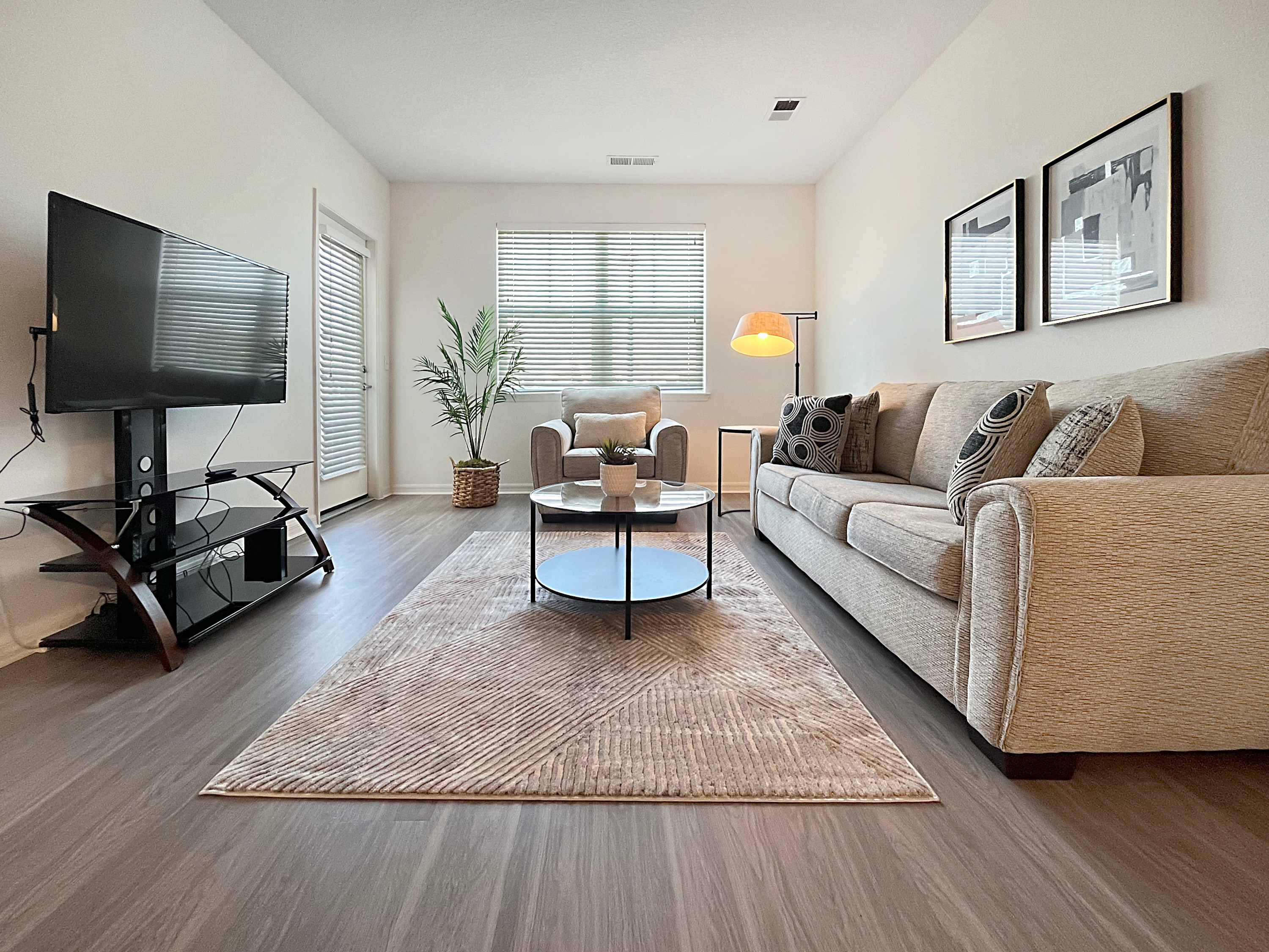 Luxury 2 BR Near Downtown Bradenton & Beaches