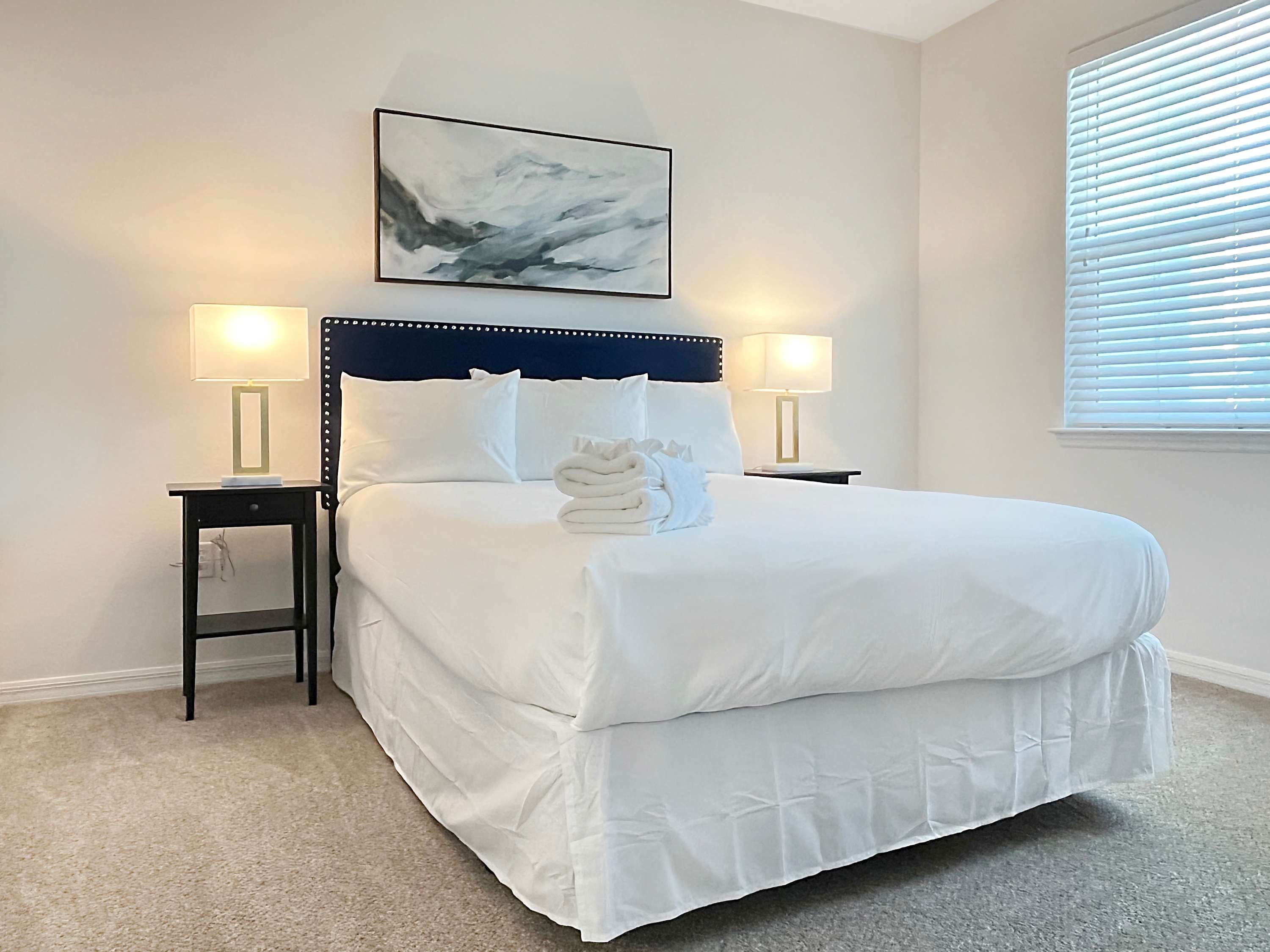 Luxury 2 BR Near Downtown Bradenton & Beaches