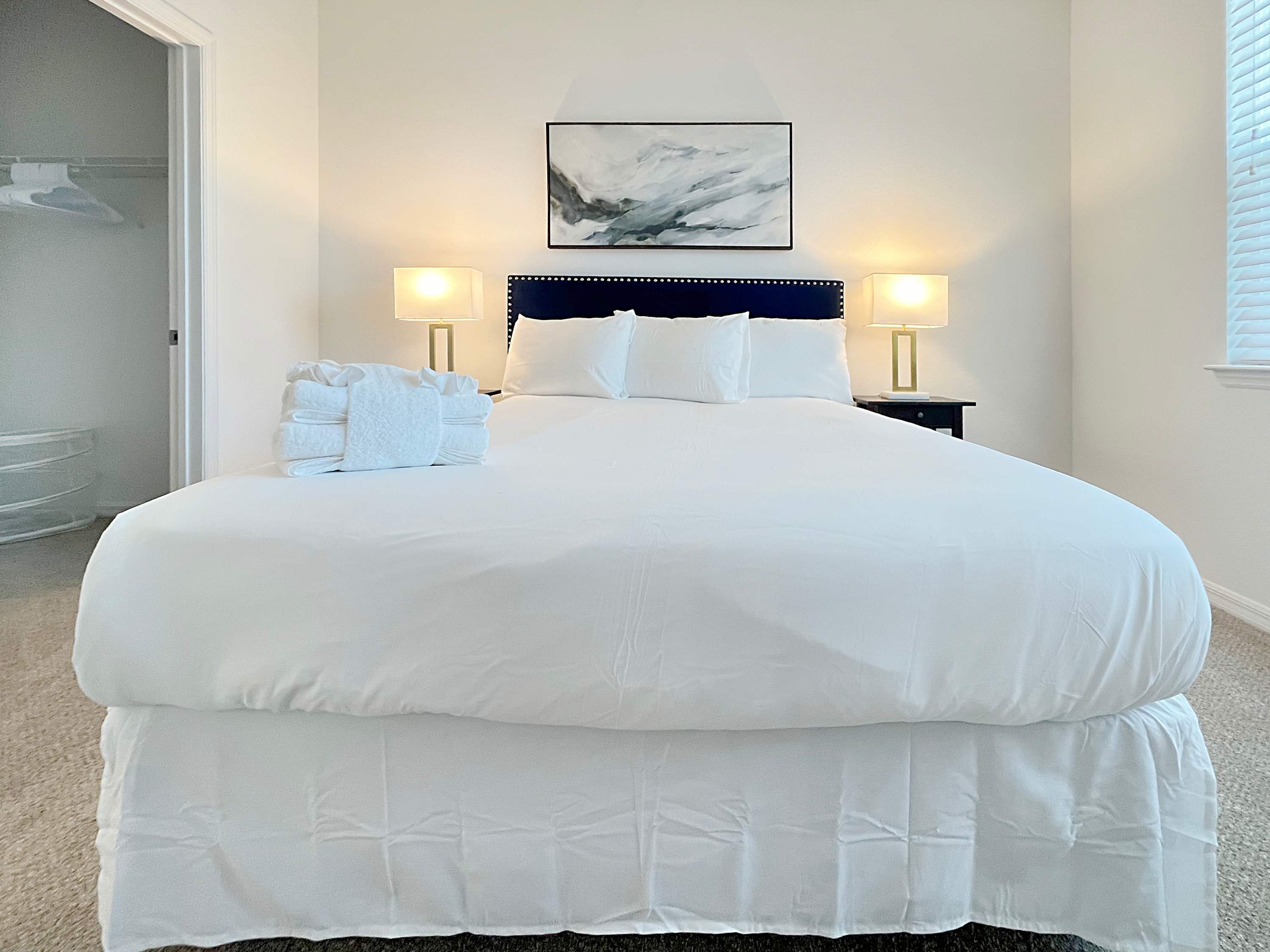 Luxury 2 BR Near Downtown Bradenton & Beaches