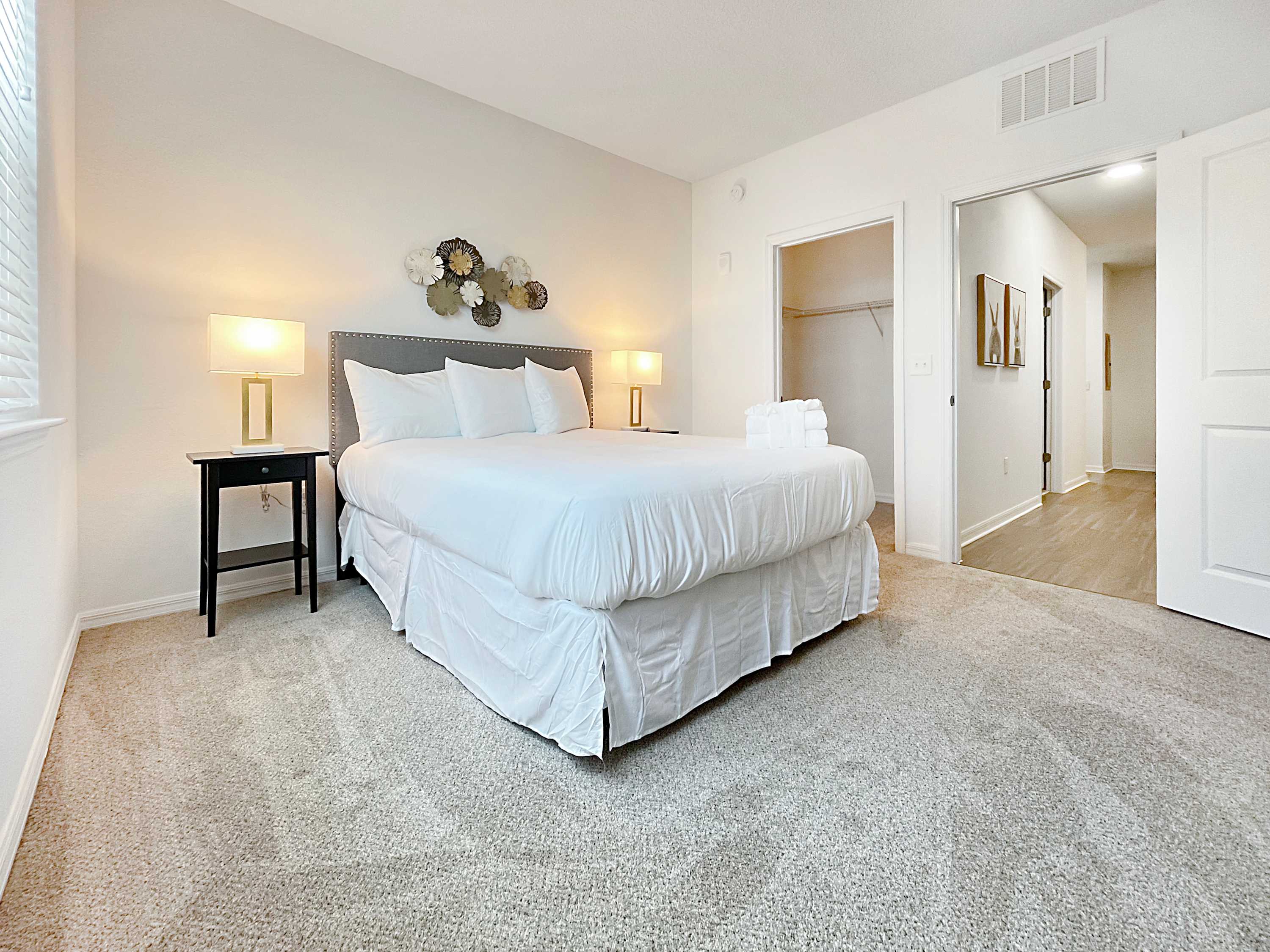 Luxury 2 BR Near Downtown Bradenton & Beaches