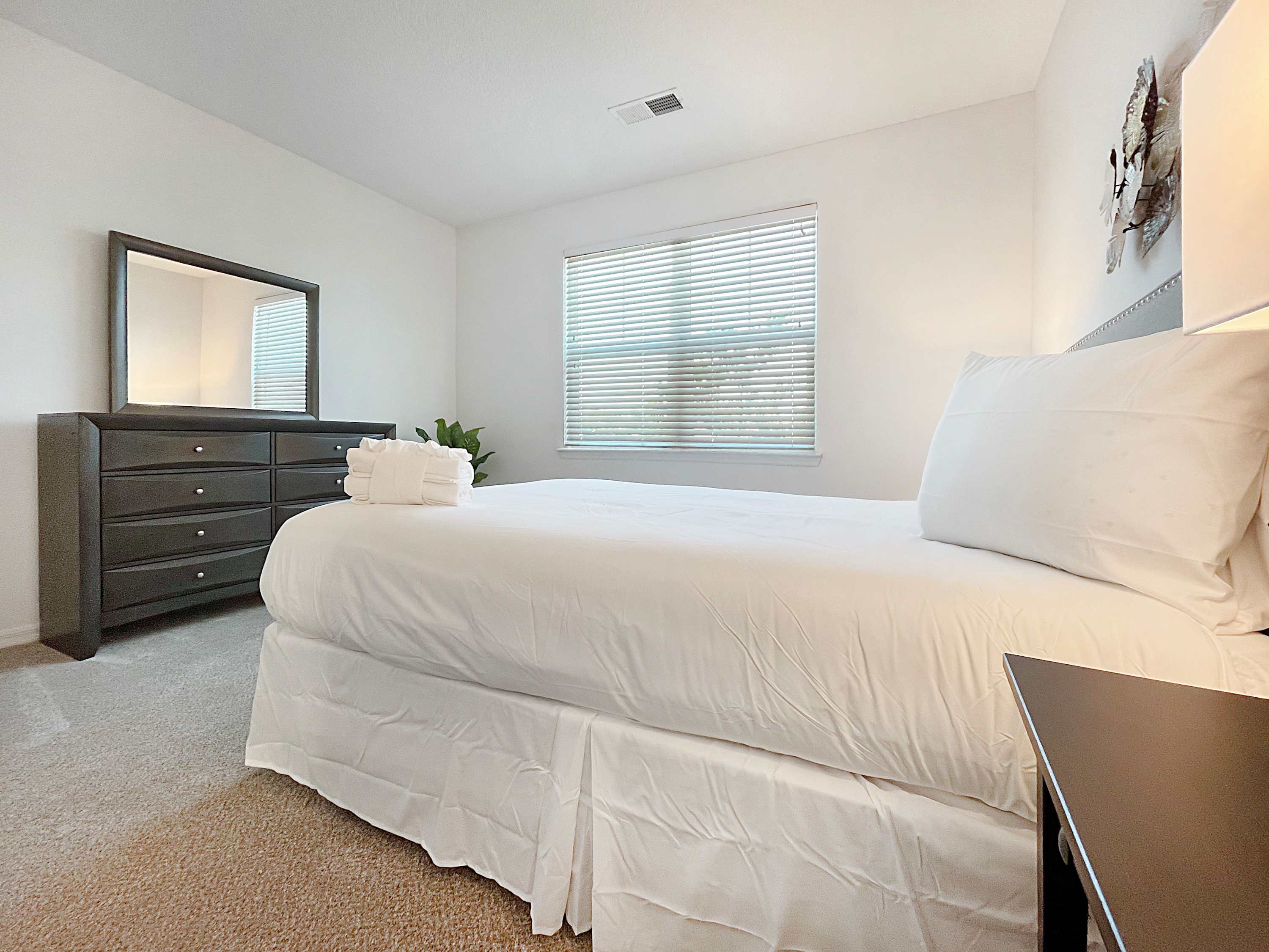 Luxury 2 BR Near Downtown Bradenton & Beaches