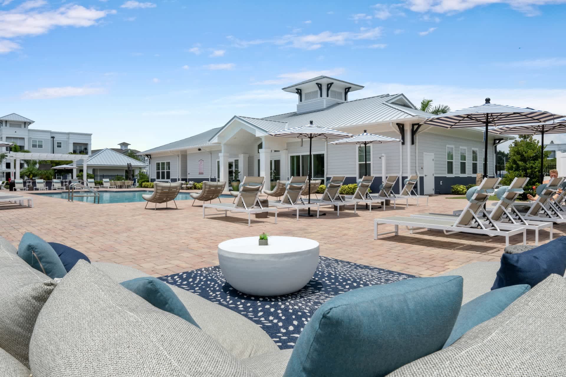 Luxury 2 BR Near Downtown Bradenton & Beaches