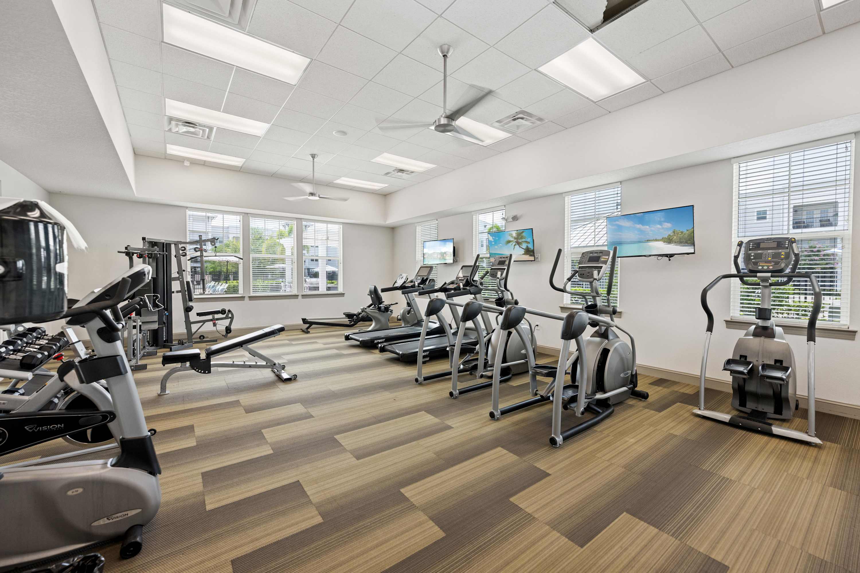 Luxury 2 BR Near Downtown Bradenton & Beaches